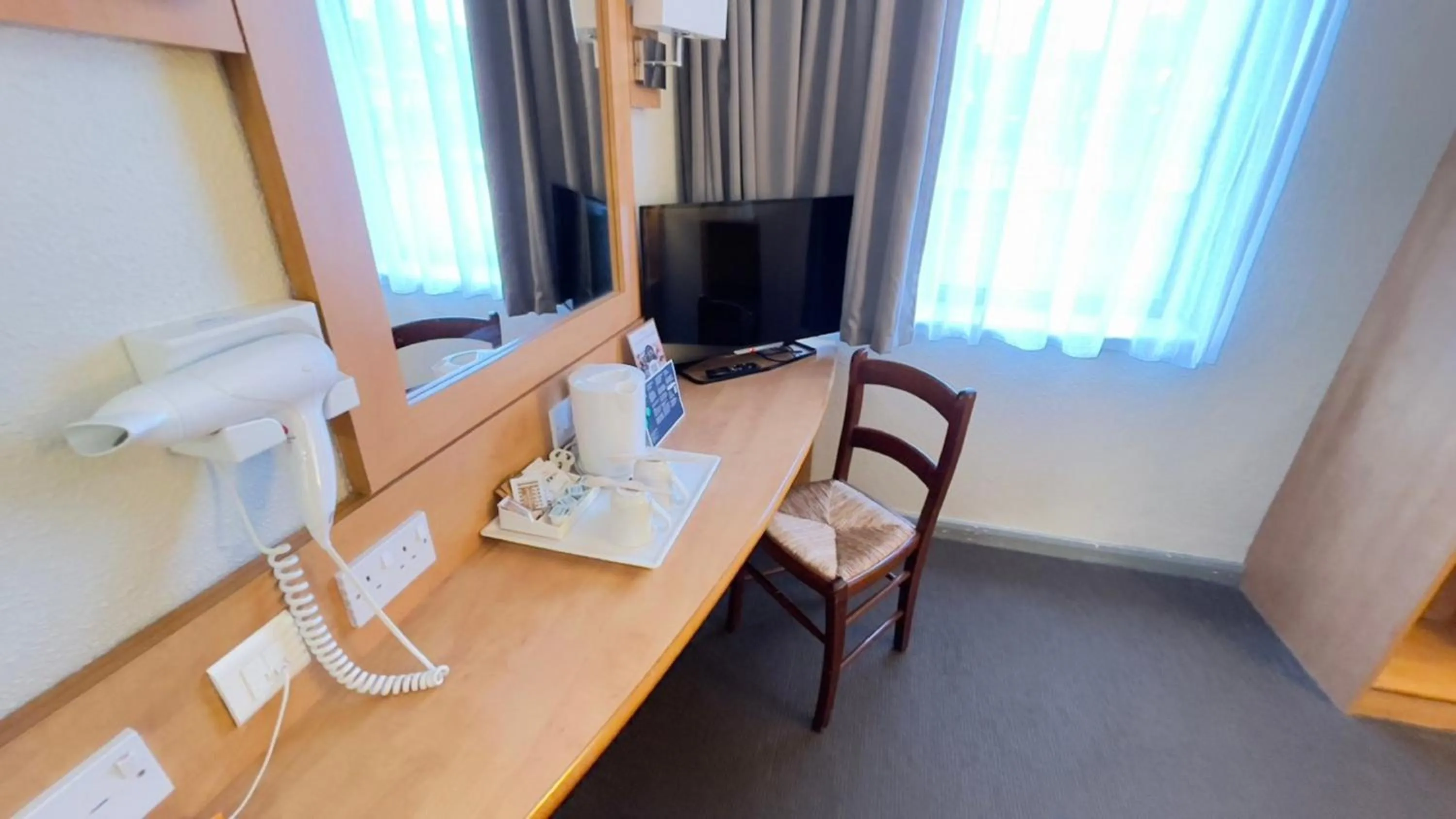 Twin Room in Campanile Liverpool