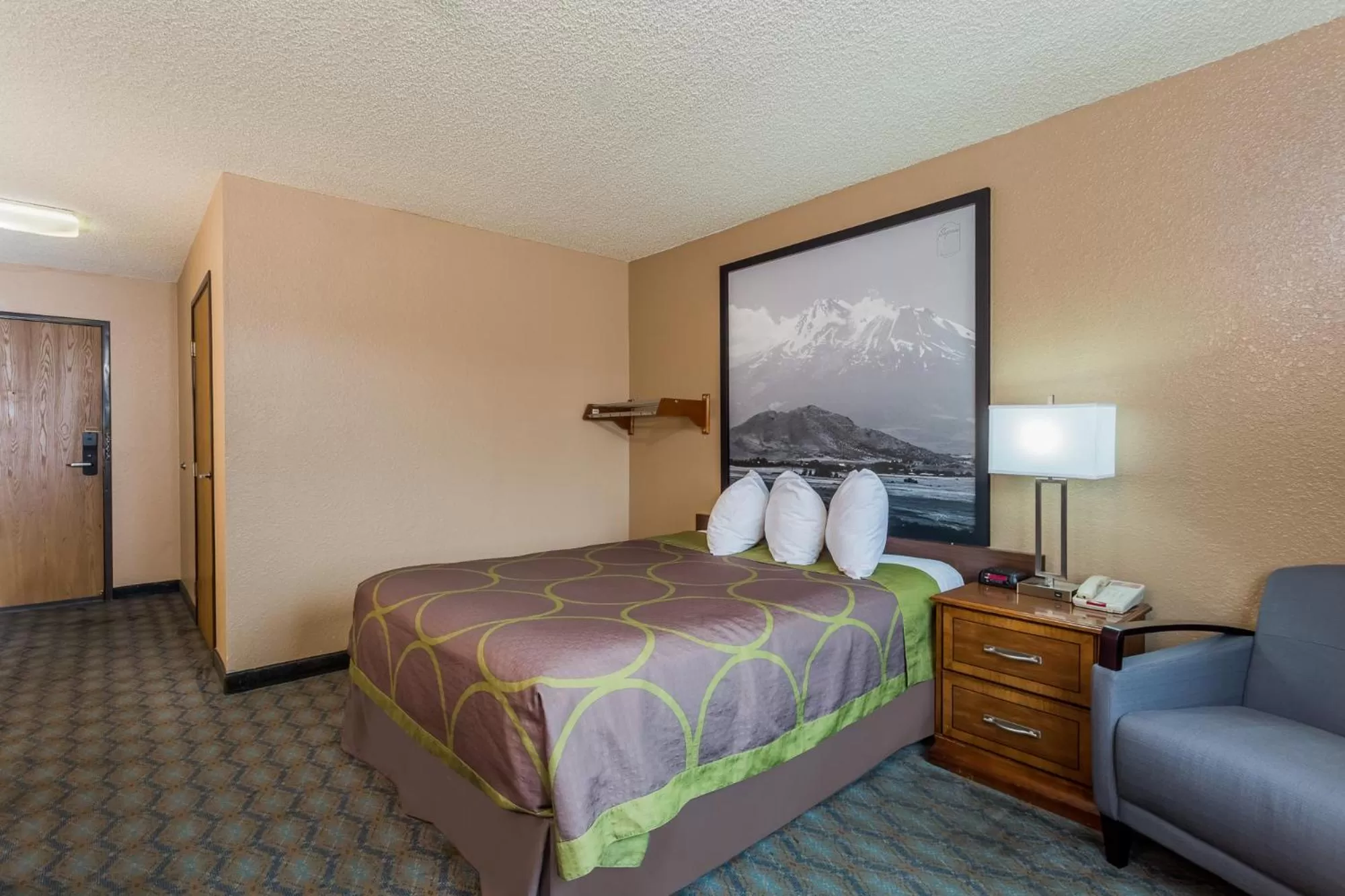 Queen Room - Mobility Access/Non-Smoking in Super 8 by Wyndham Arcata