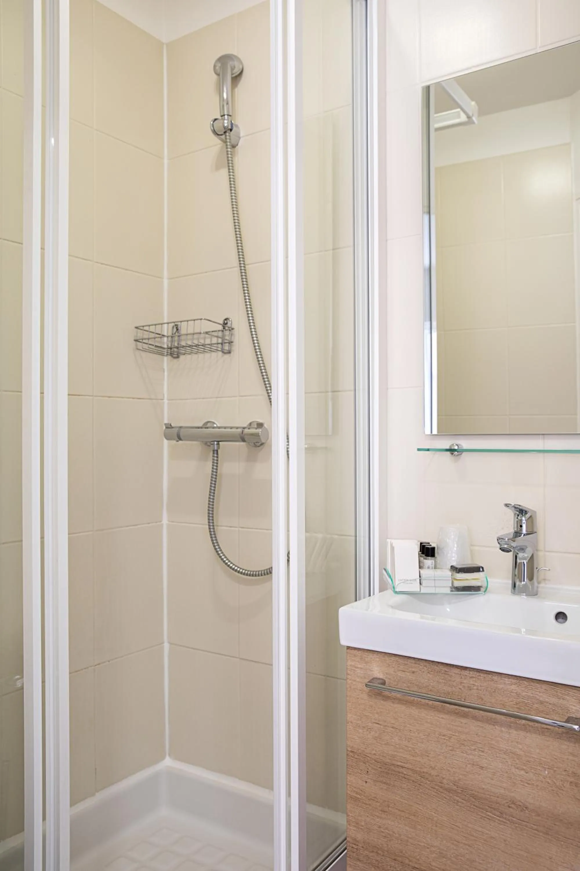 Studio (3 Adults) in Hotel De L'Horloge