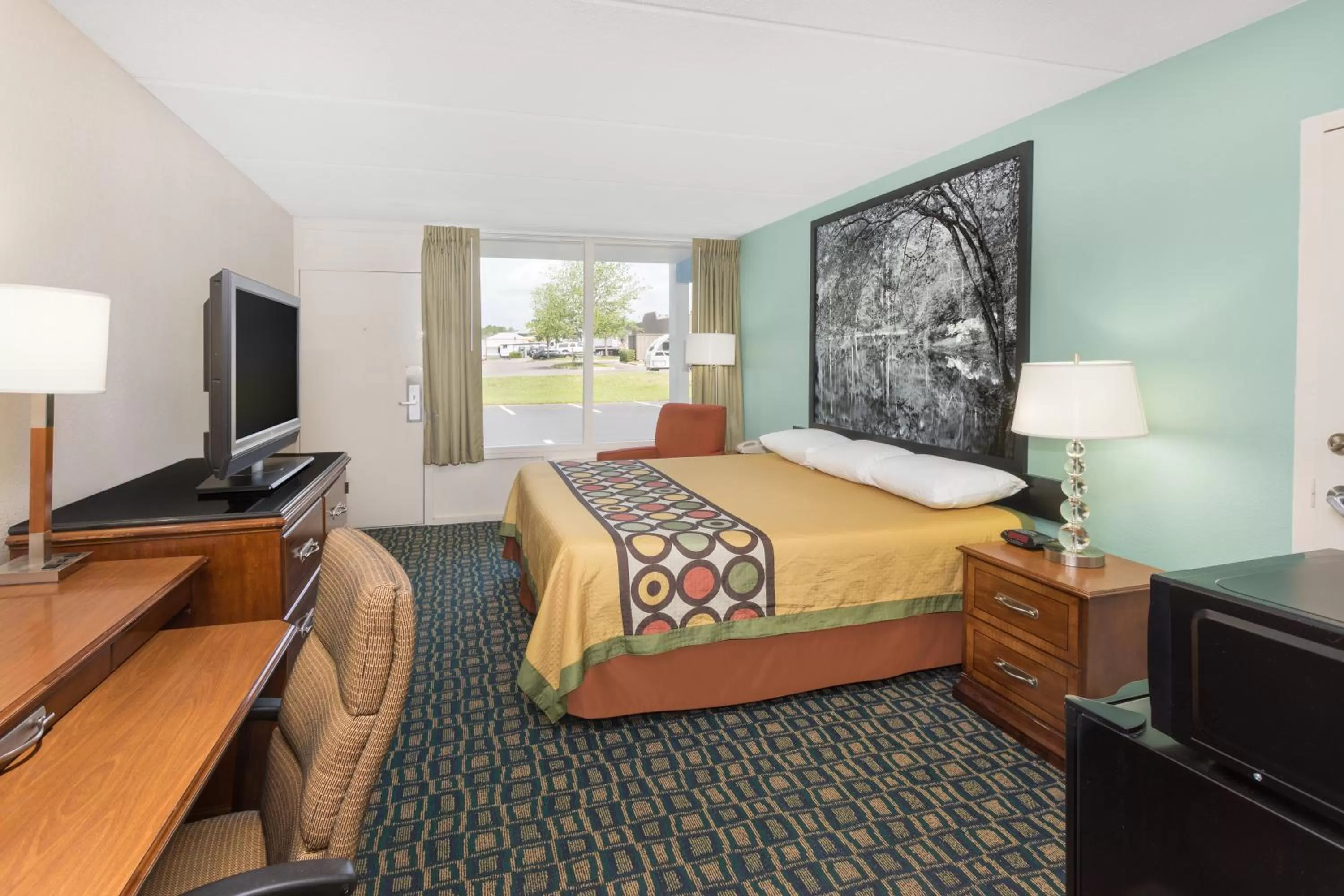 King Room - Non-Smoking (2 Adults) in Super 8 By Wyndham Kingsland I-95 Naval Base Area