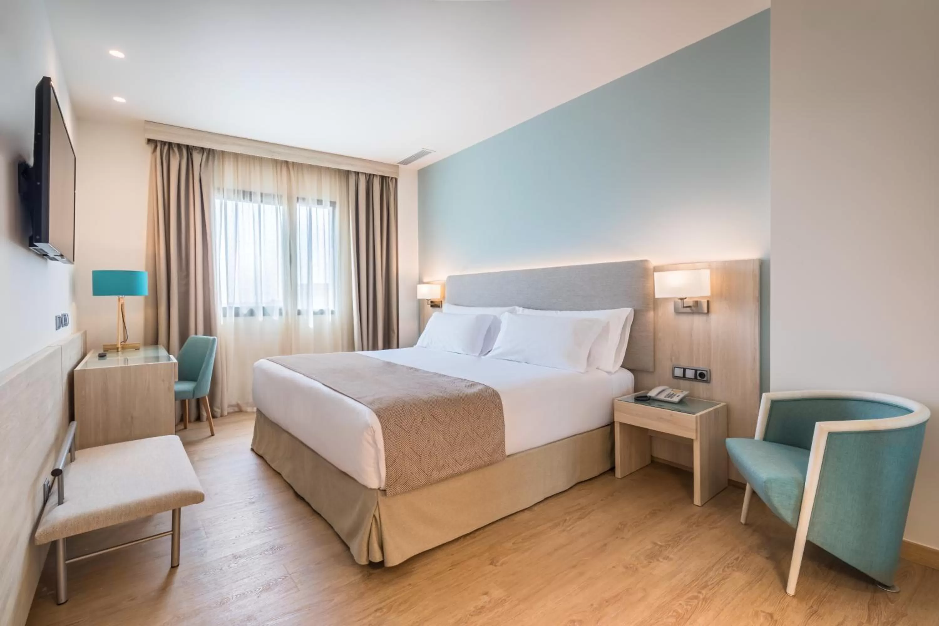 Standard Double or Twin Room in Occidental Sevilla Viapol