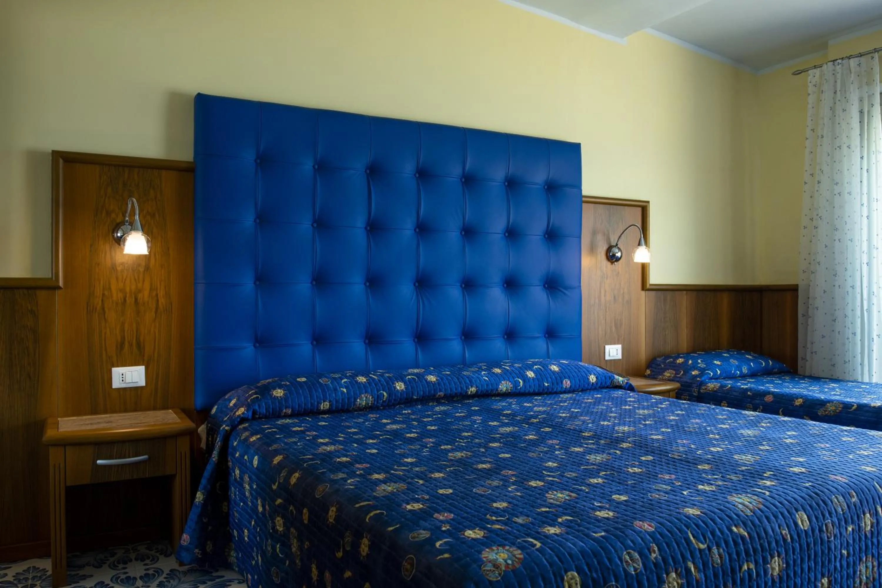 Superior Triple Room with Sea View in Hotel Panoramic