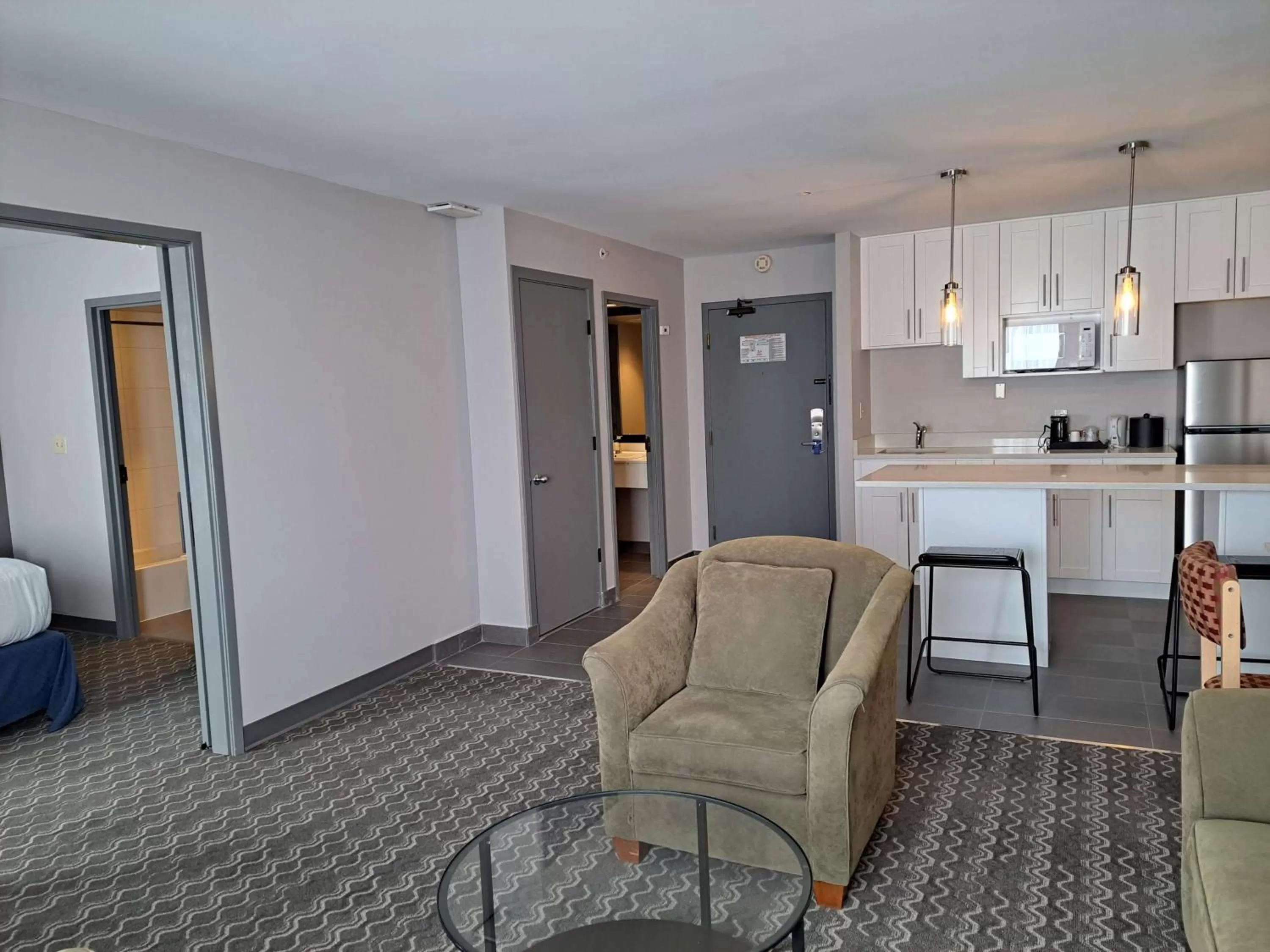 King Suite with Sofa Bed in Best Western Plus Vancouver Airport Hotel