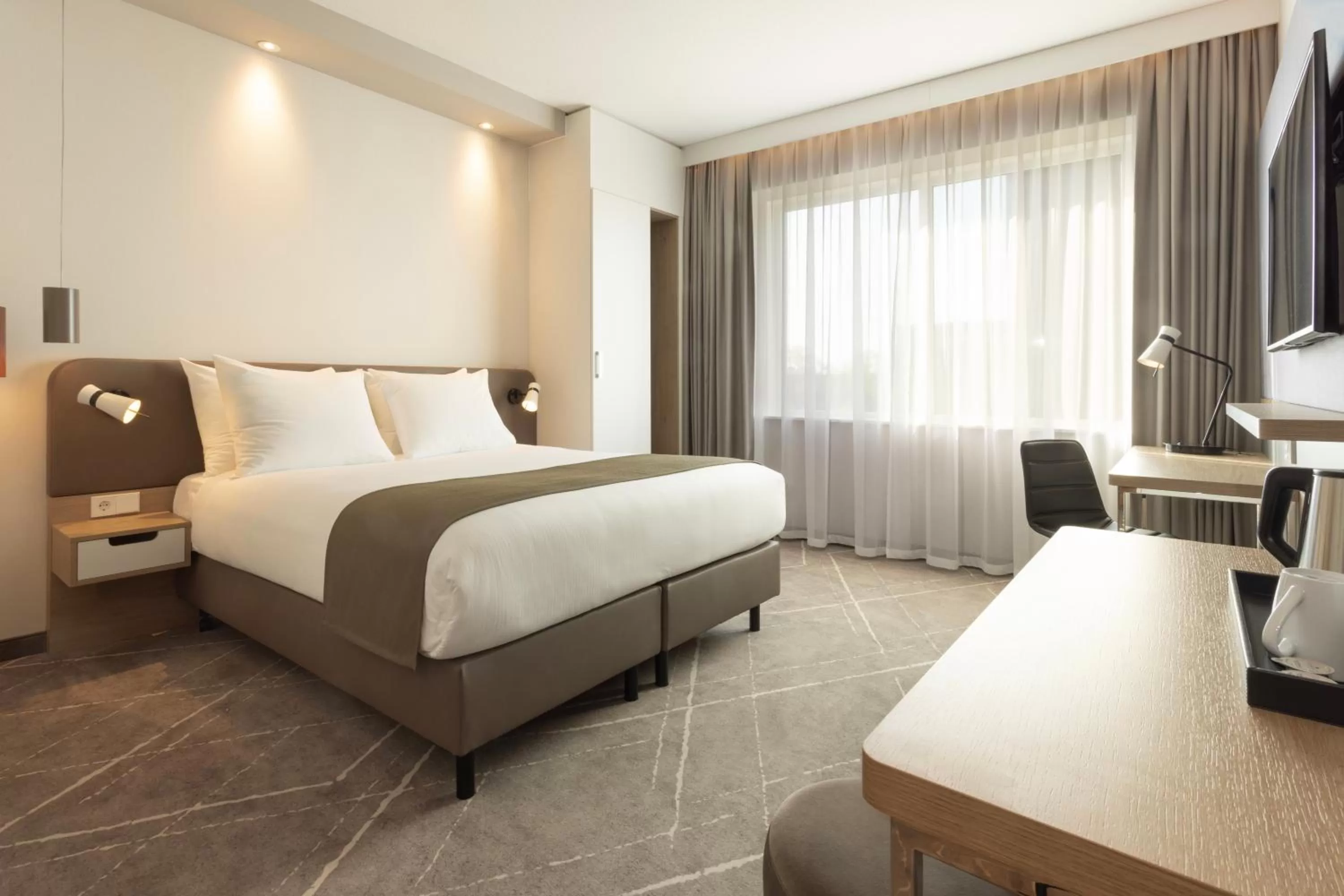 Standard Queen Room - Disability Access in Holiday Inn - Eindhoven Airport by IHG