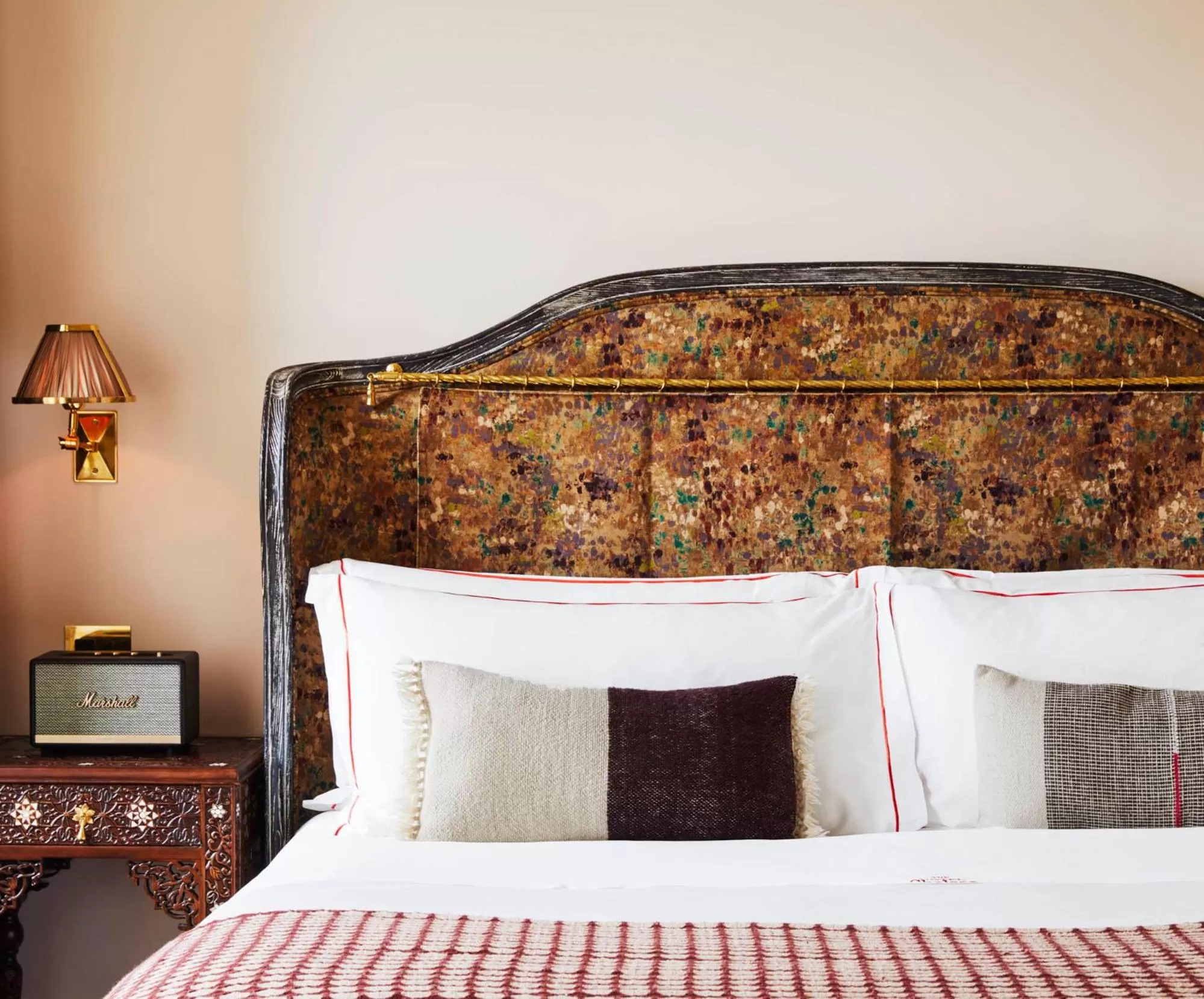 Petite Queen in The Hotel Chelsea