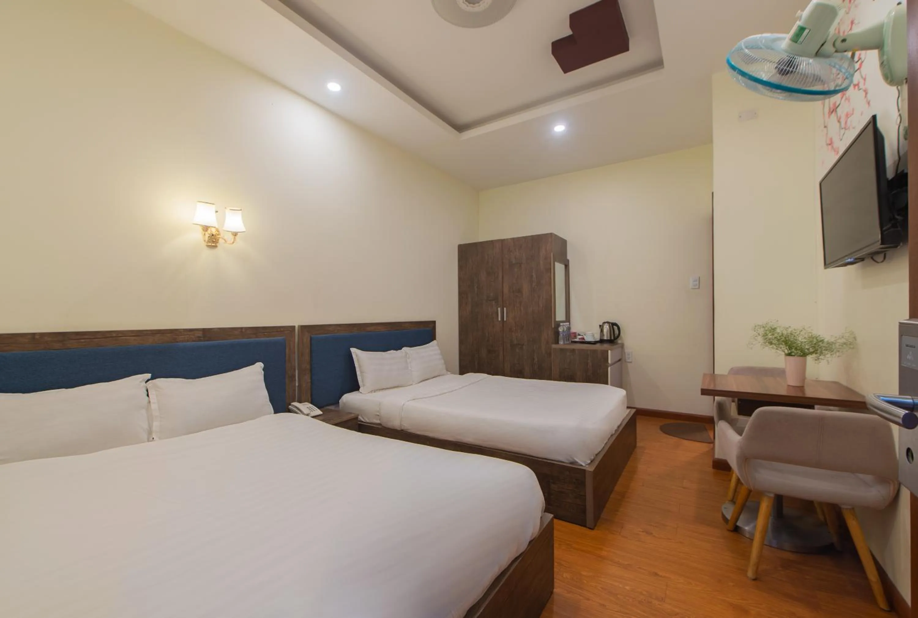 King Room with Two King Beds in Tasme Hotel