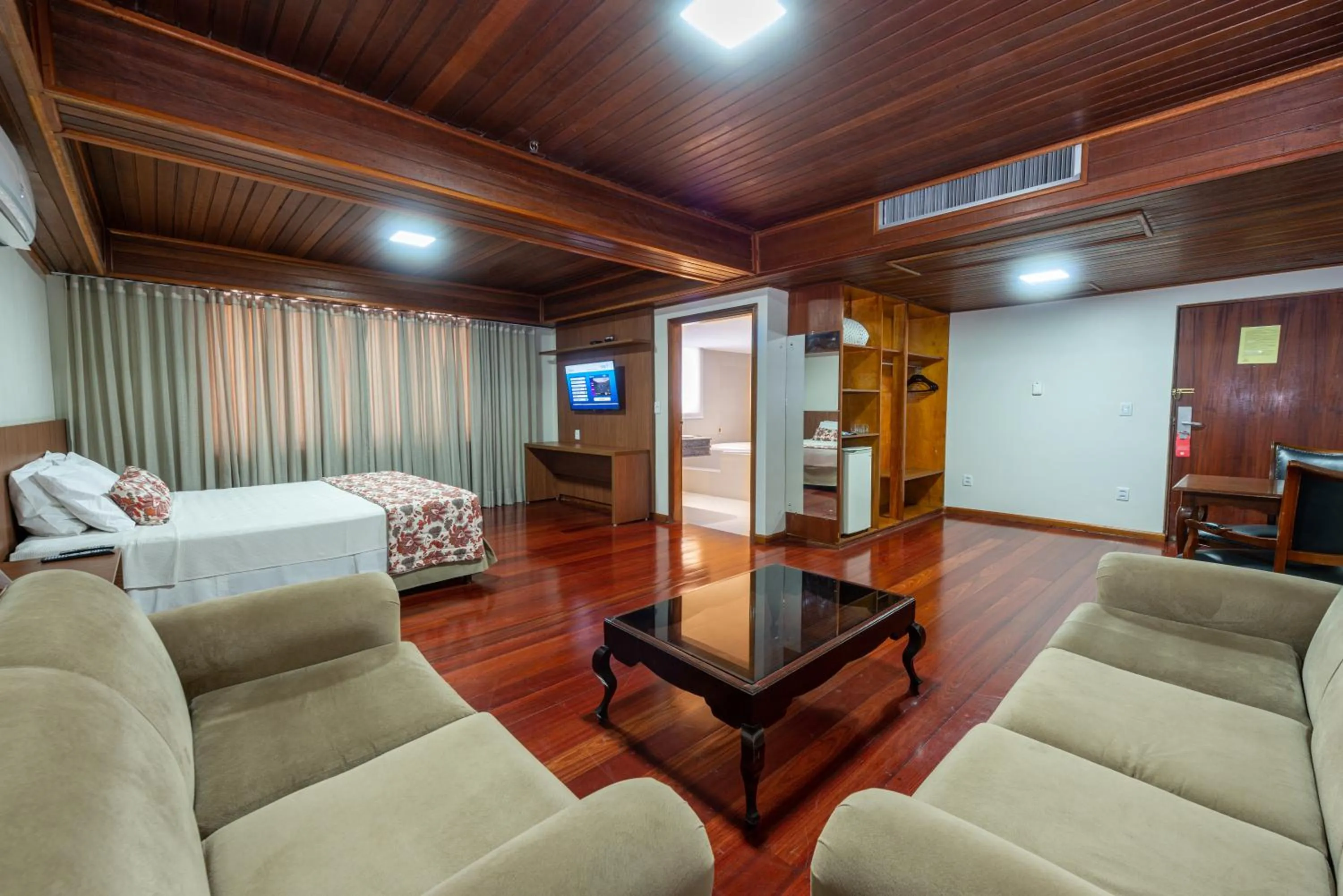 King Suite with Spa Bath in Taiwan Hotel