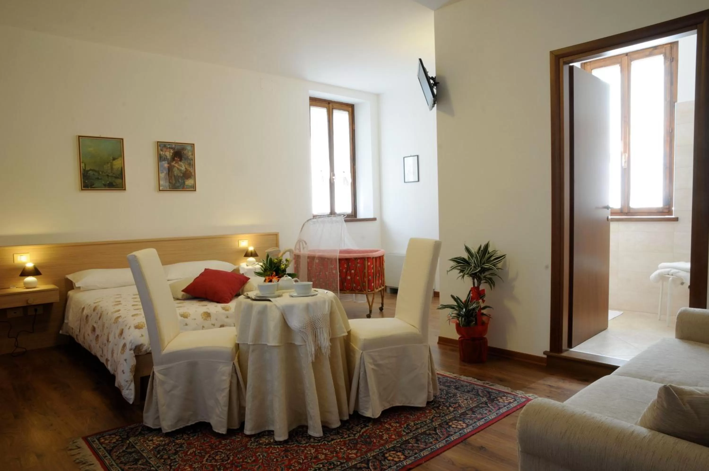 Standard King Room in Casa Pellis