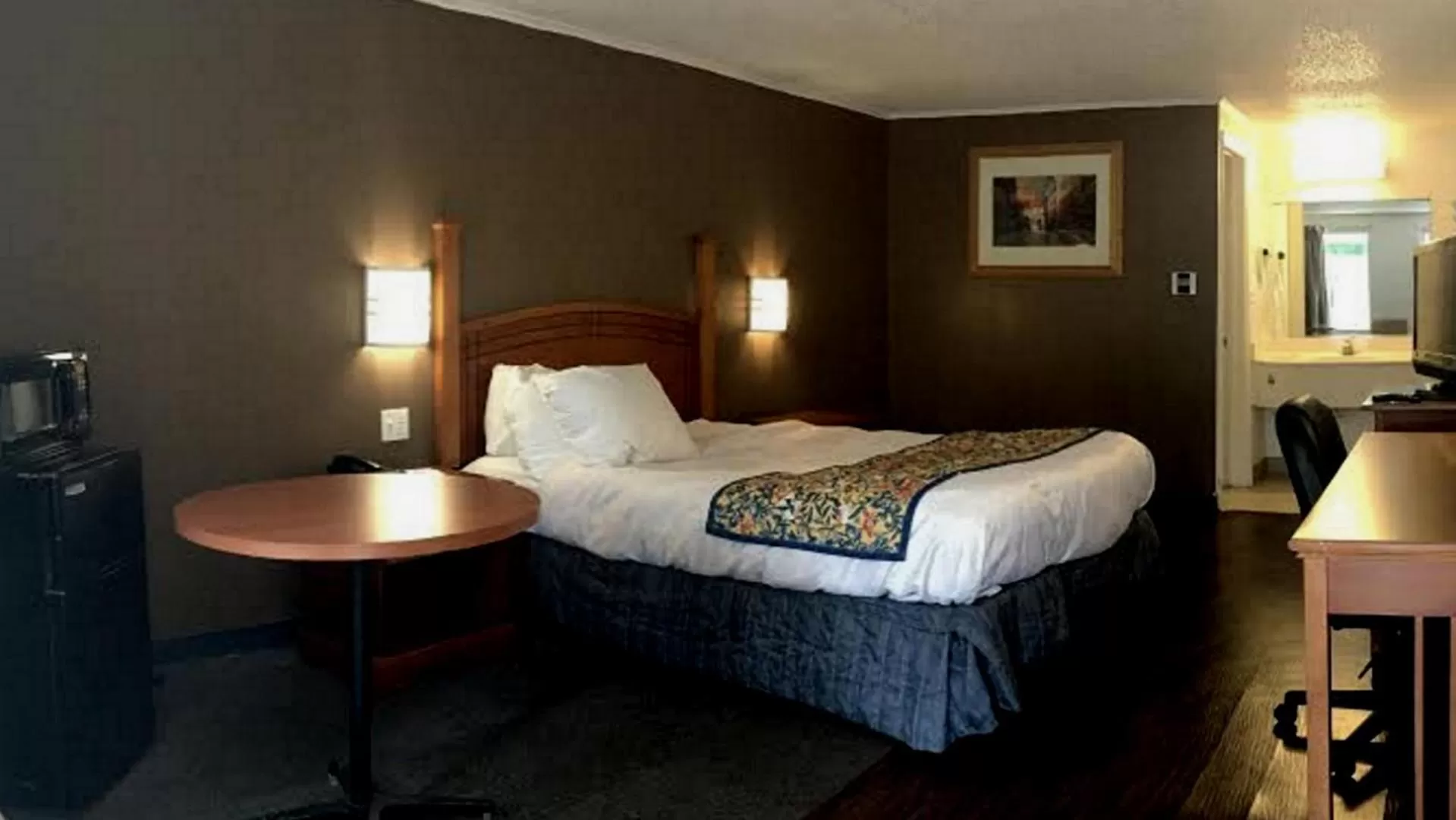 Queen Room in Americas Best Value Inn & Suites Jackson