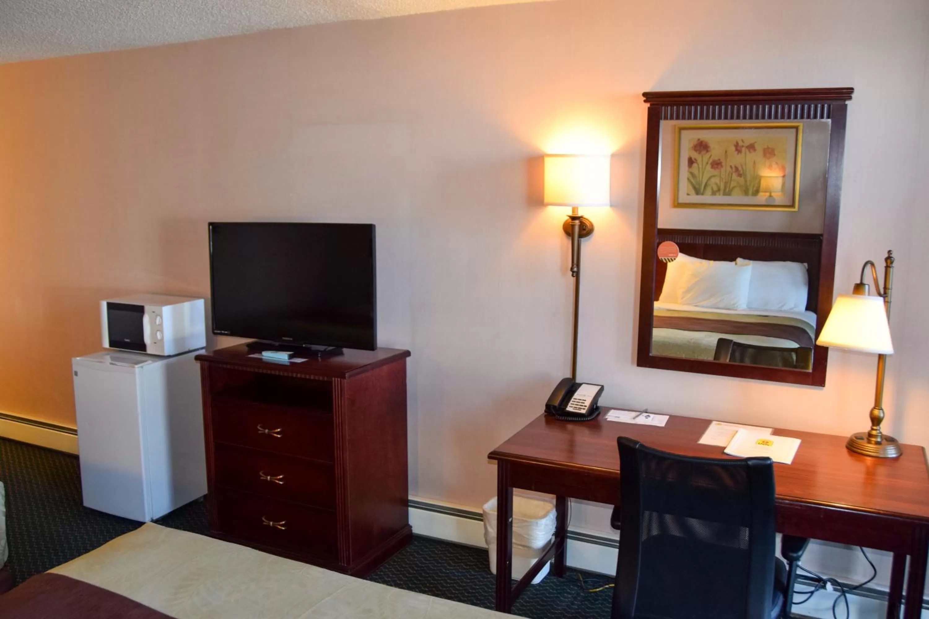 Queen Room - Non-Smoking in National 9 Inn Gillette