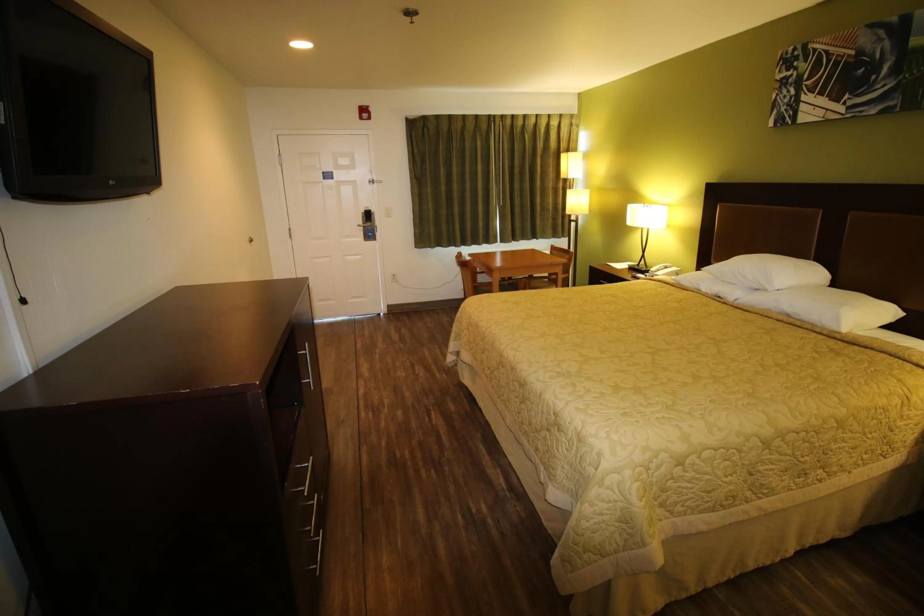 King Room - Disability Access in Rice Hill Inn