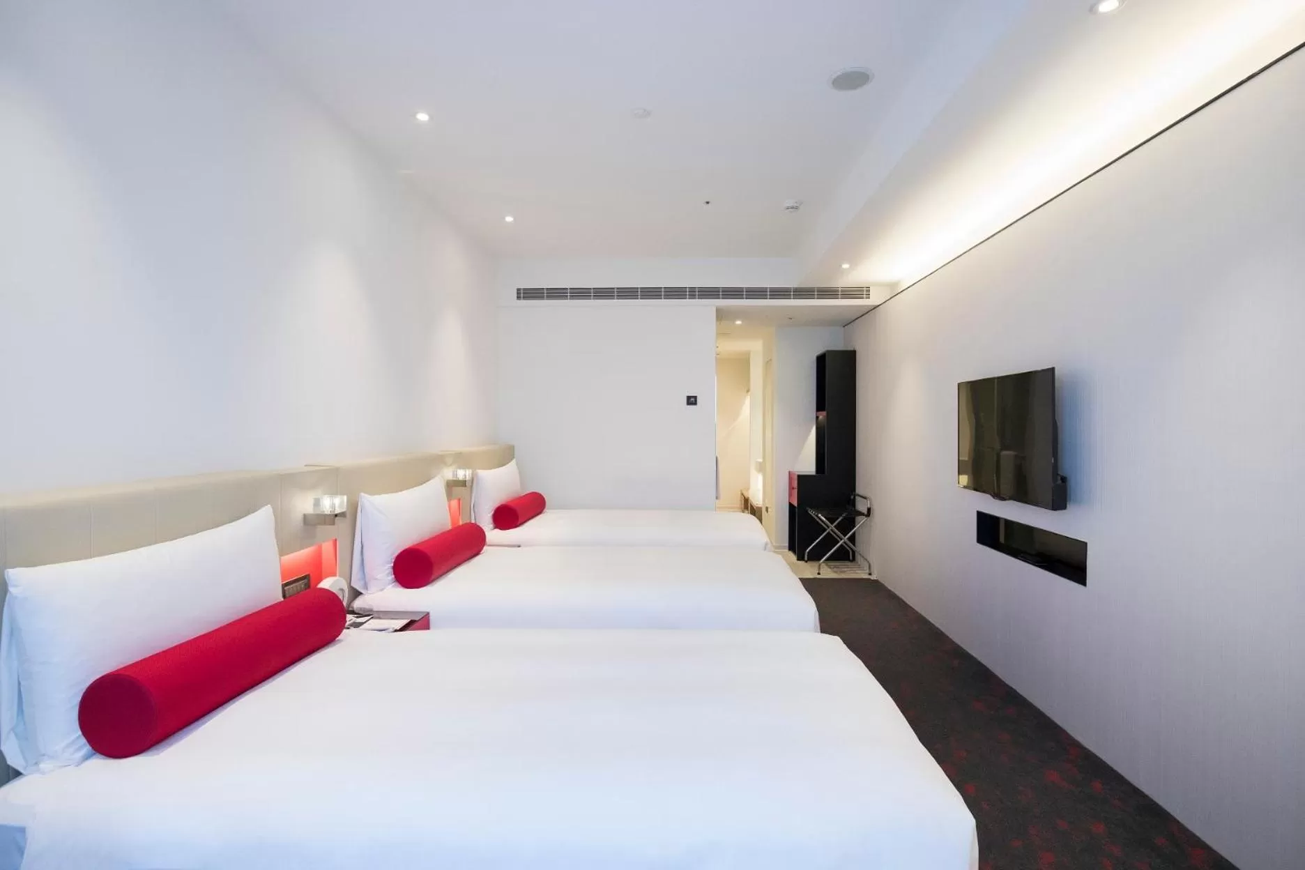 Comfort Triple Room in Caesar Metro Taipei