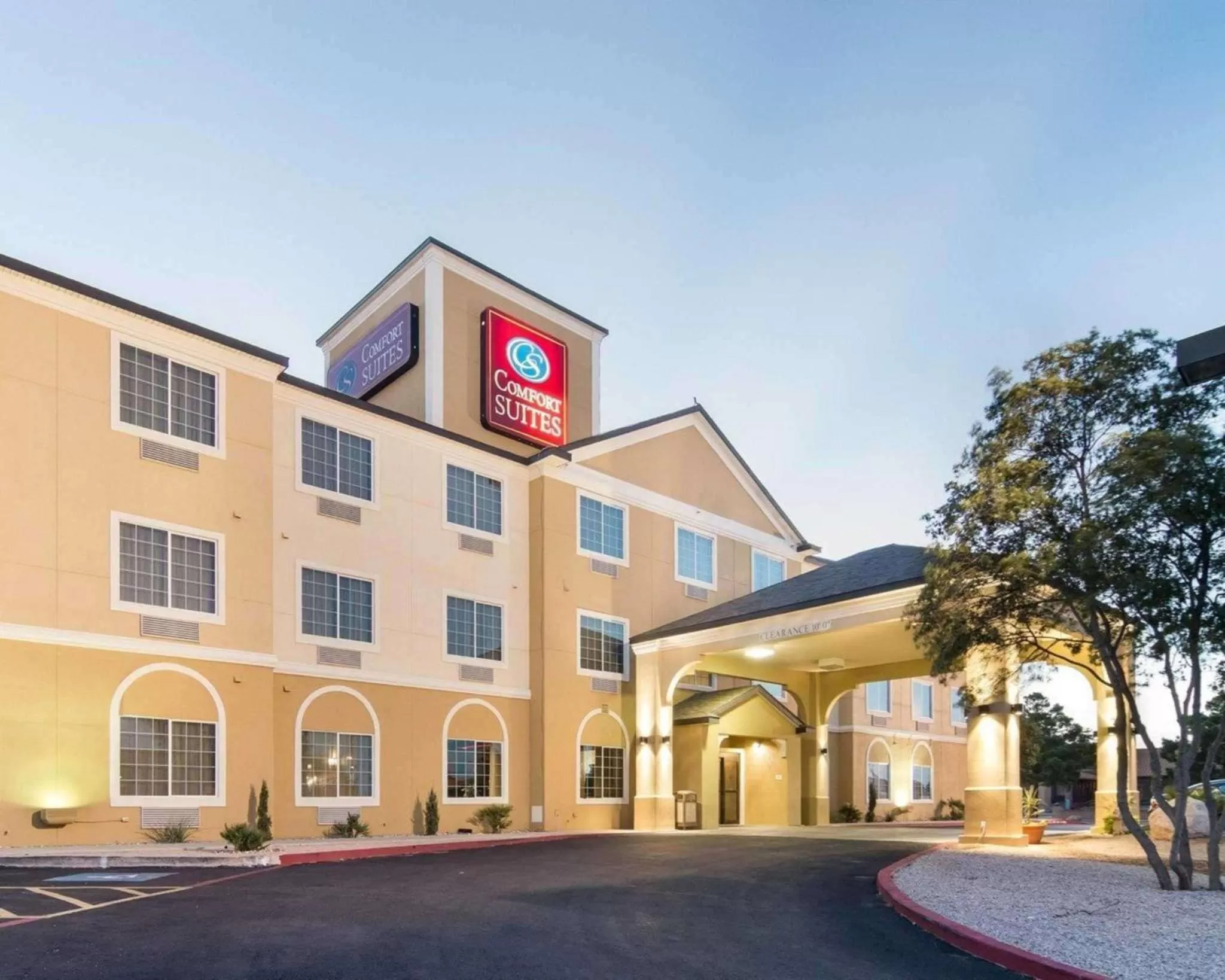 Comfort Suites Odessa near University
