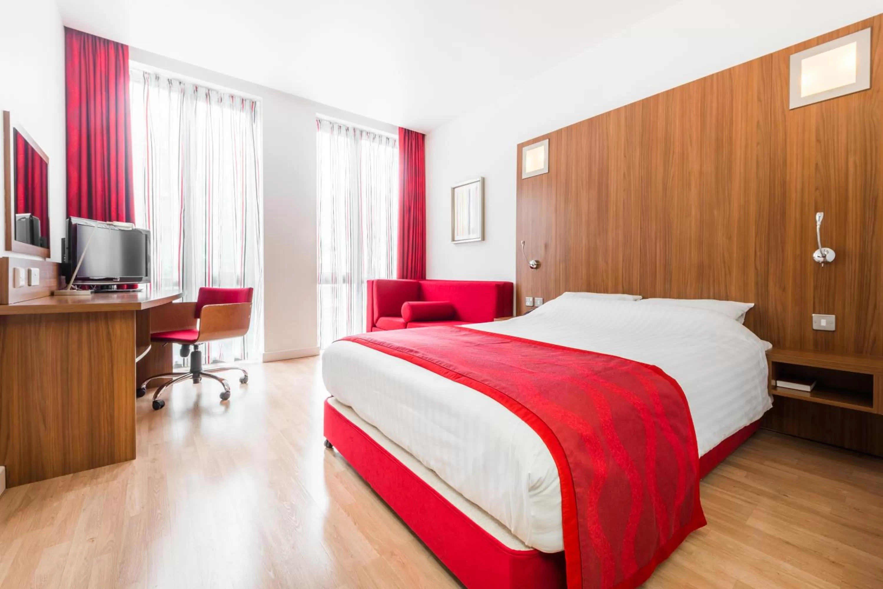 Family Room with a Double Bed and a Sofa Bed - Non-Smoking in Ramada Encore Leicester City Centre