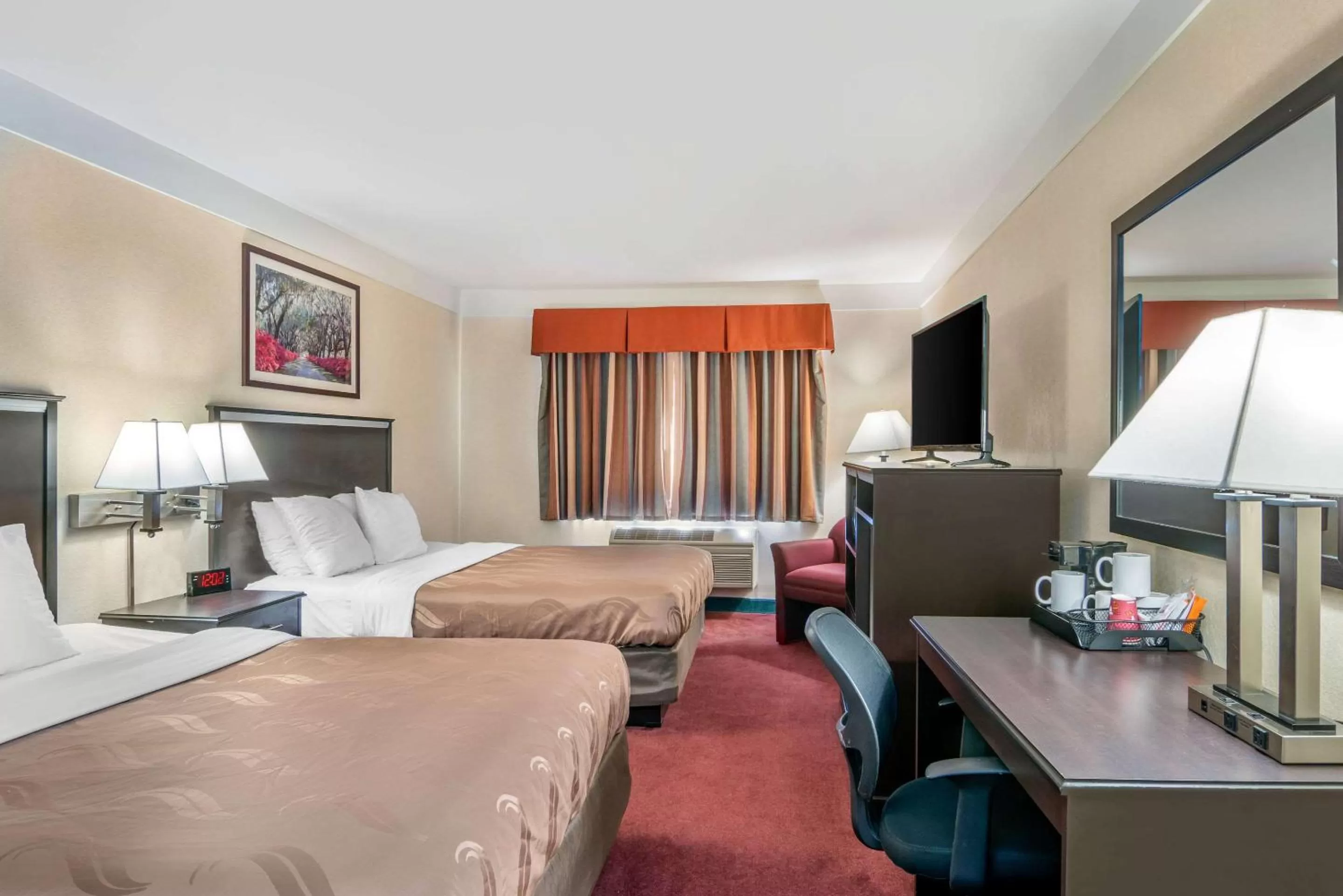 Queen Room with Two Queen Beds - Non-Smoking in Quality Inn Bend North