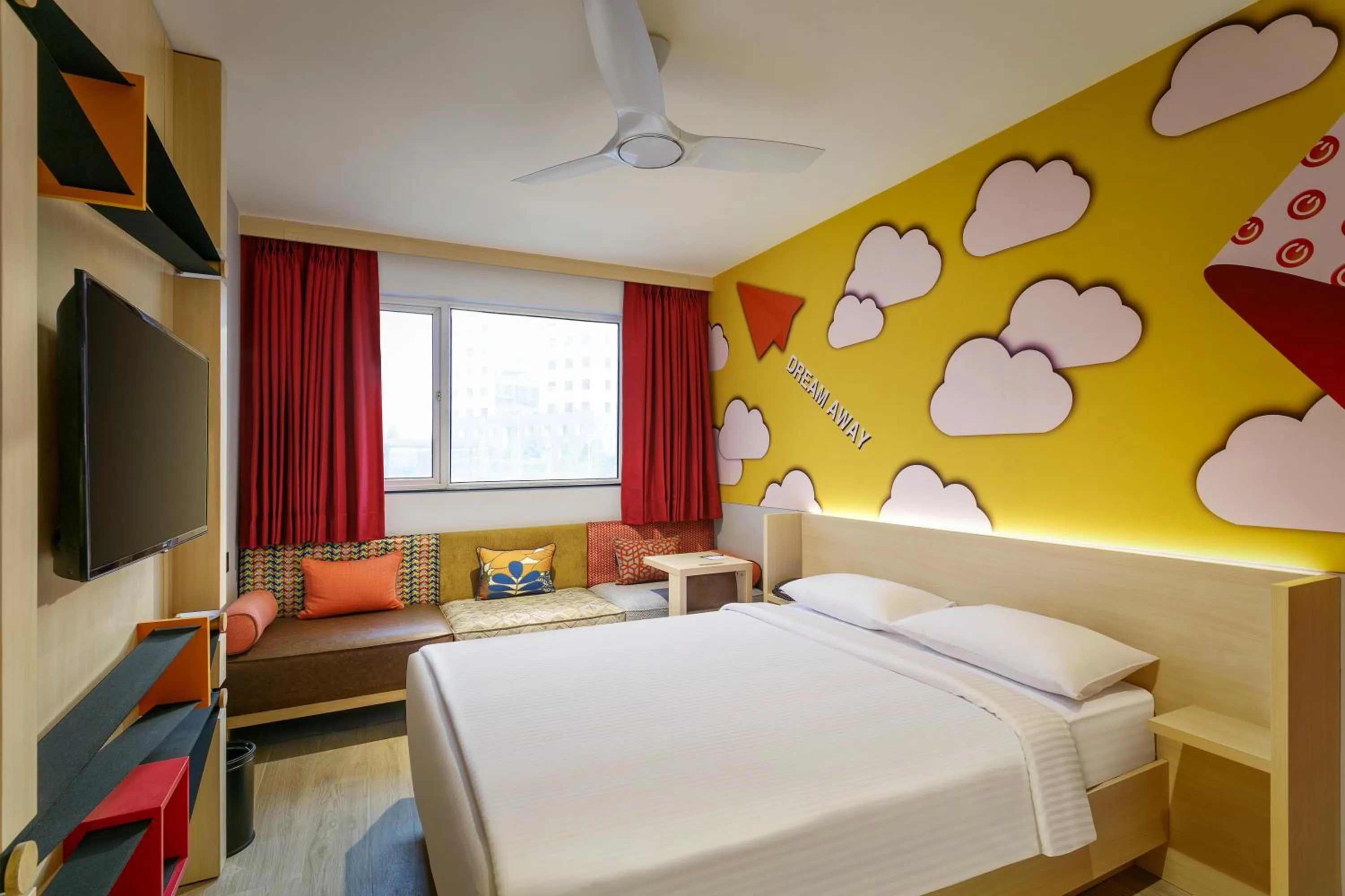 Luxe Twin Room  - single occupancy in Ginger Pune Wakad