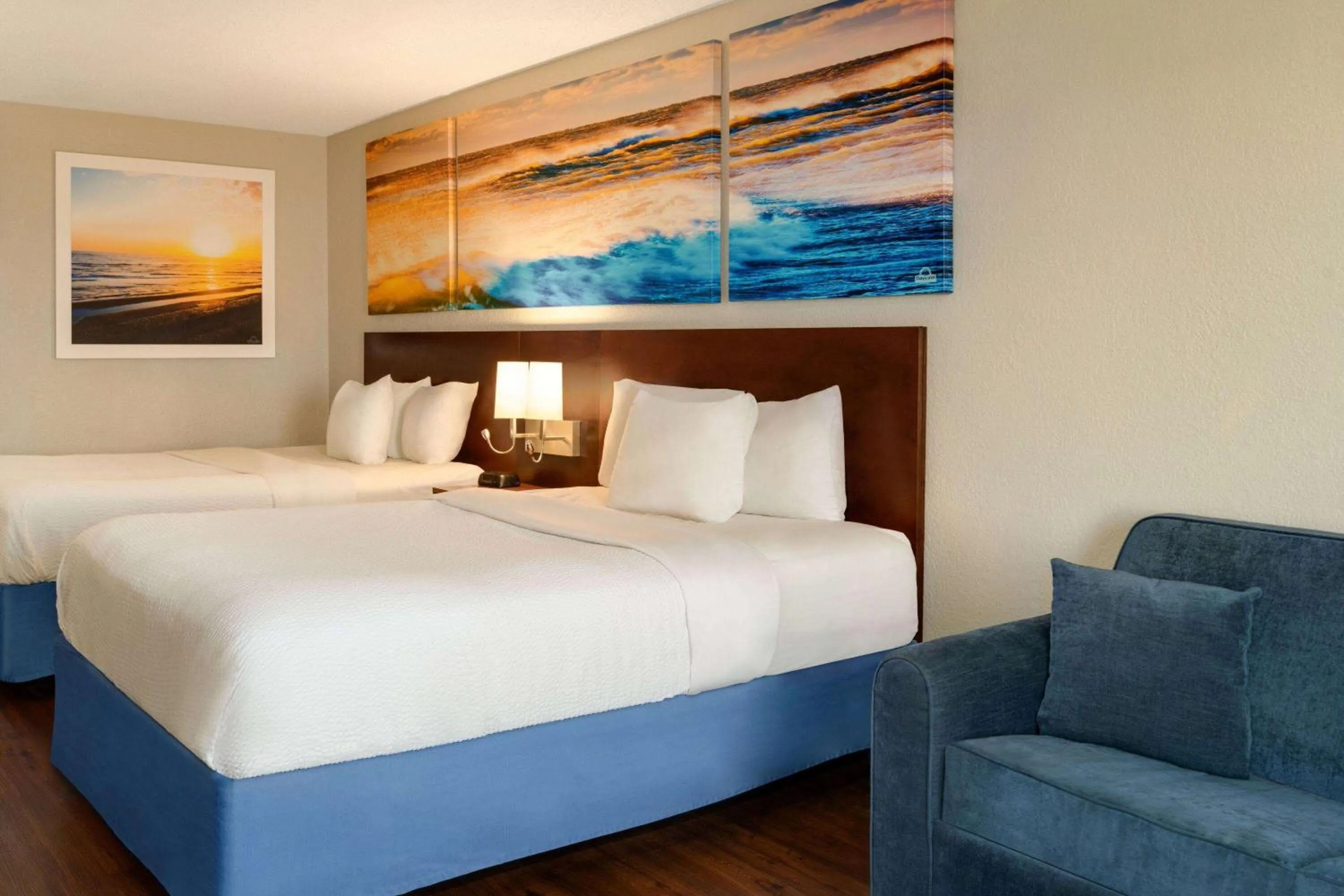 Deluxe Queen Room with Two Queen Beds - Non-Smoking in Days Inn by Wyndham Dillon