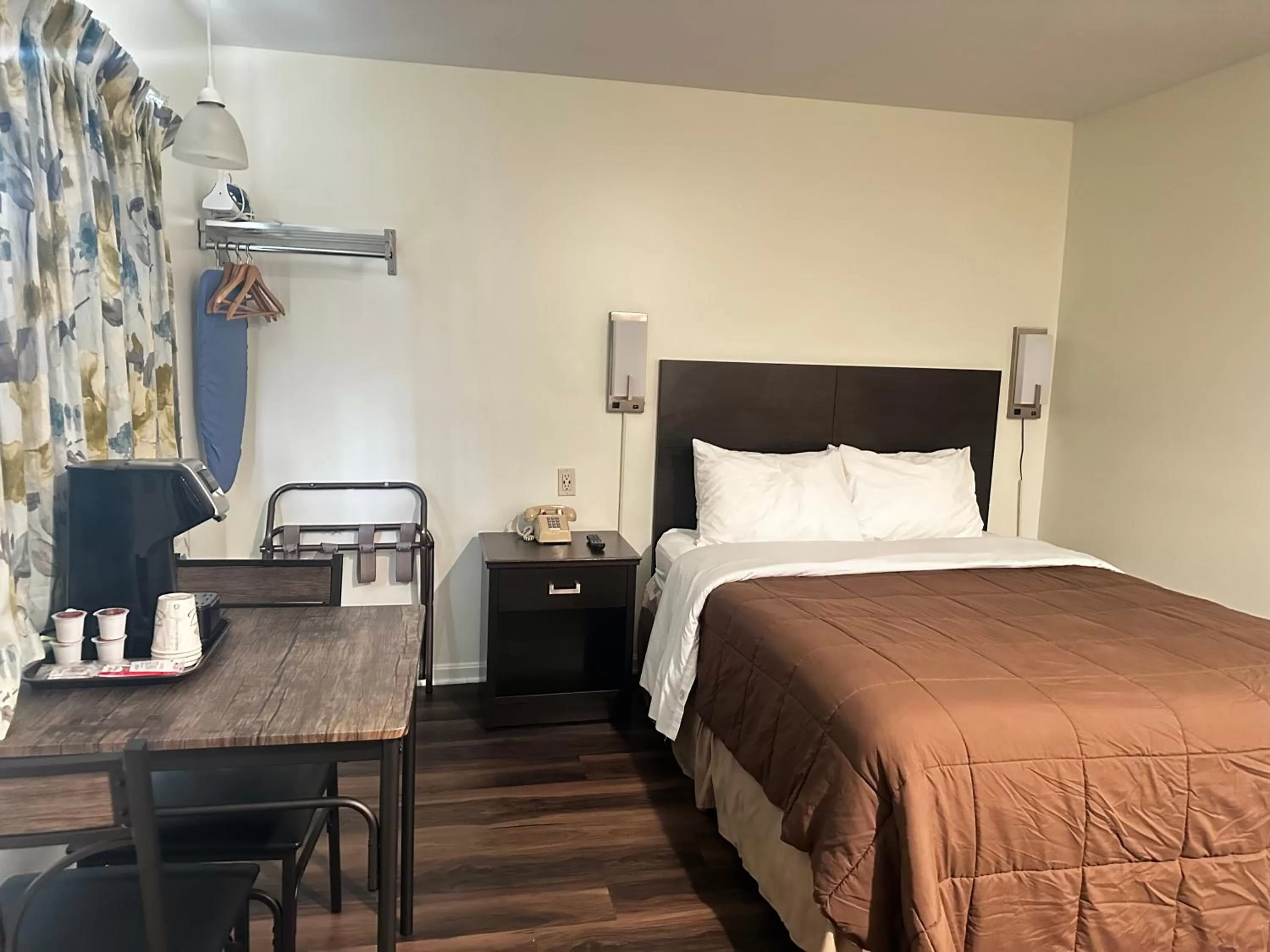 Standard Queen Room in Blue Spruce