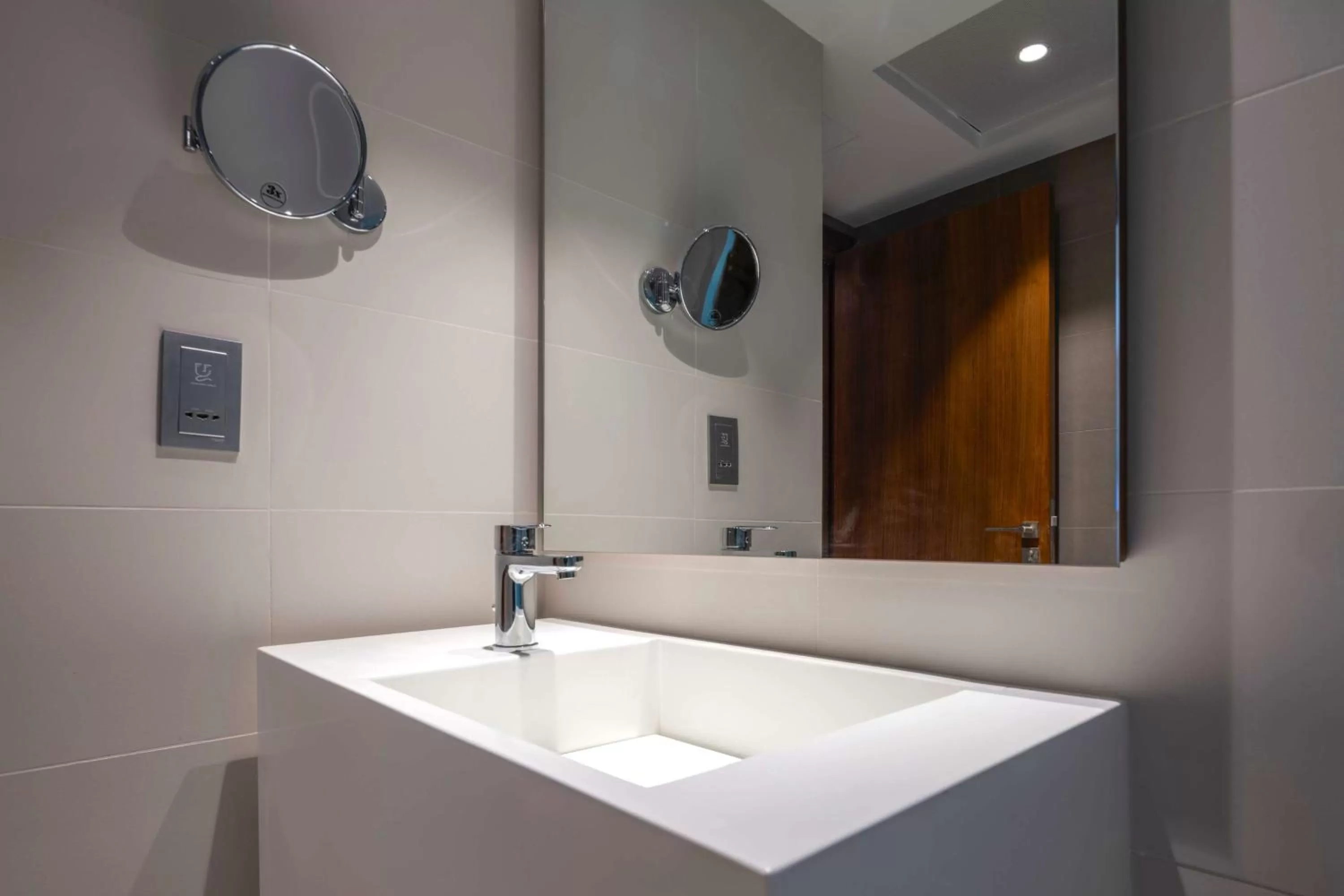 Premium Room - Sea View - Balcony in Radisson Resort Ras Al Khaimah Marjan Island