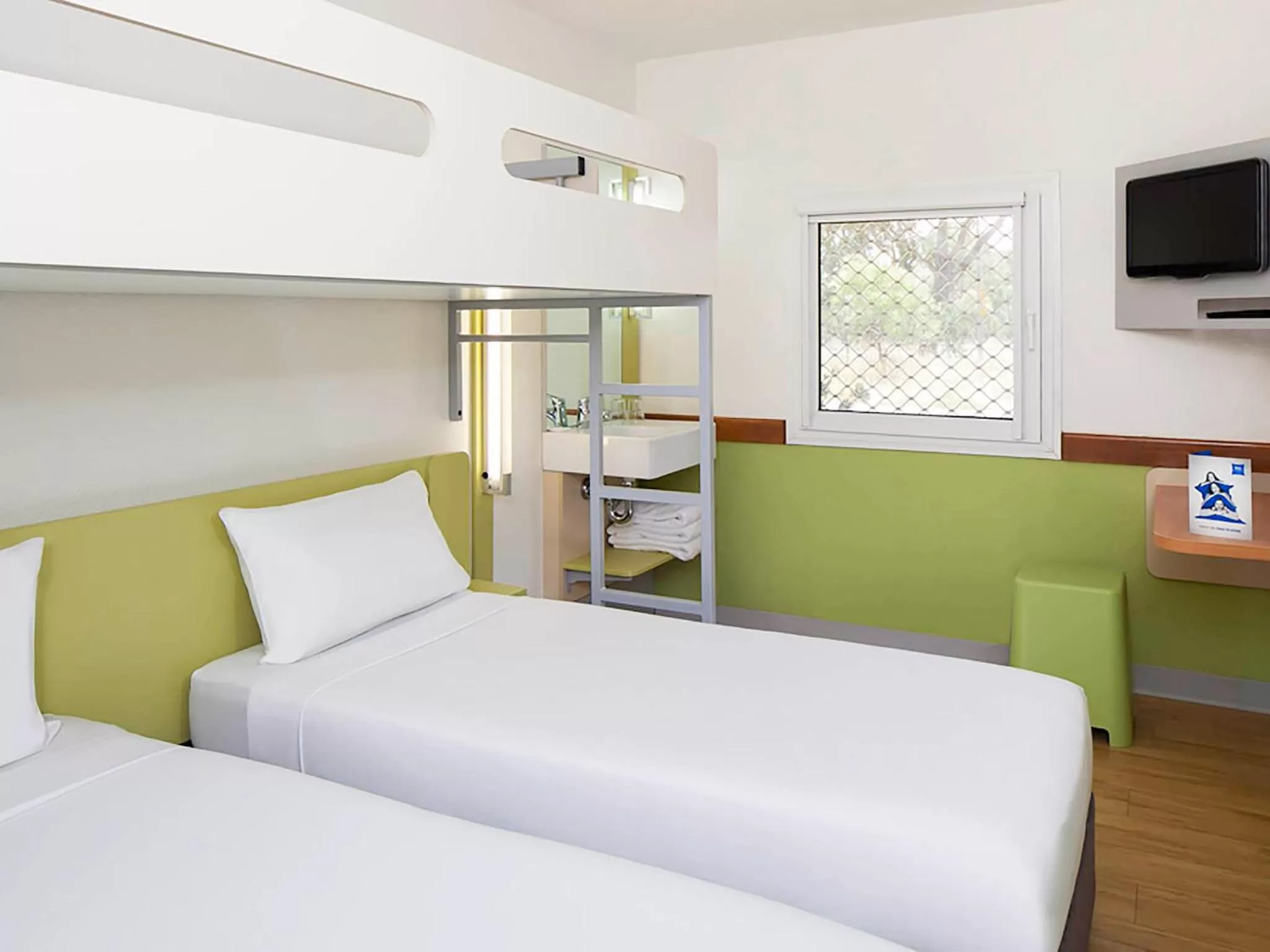 Standard Room with Two Single King Beds and Overhead Bunk in ibis Budget - Campbelltown