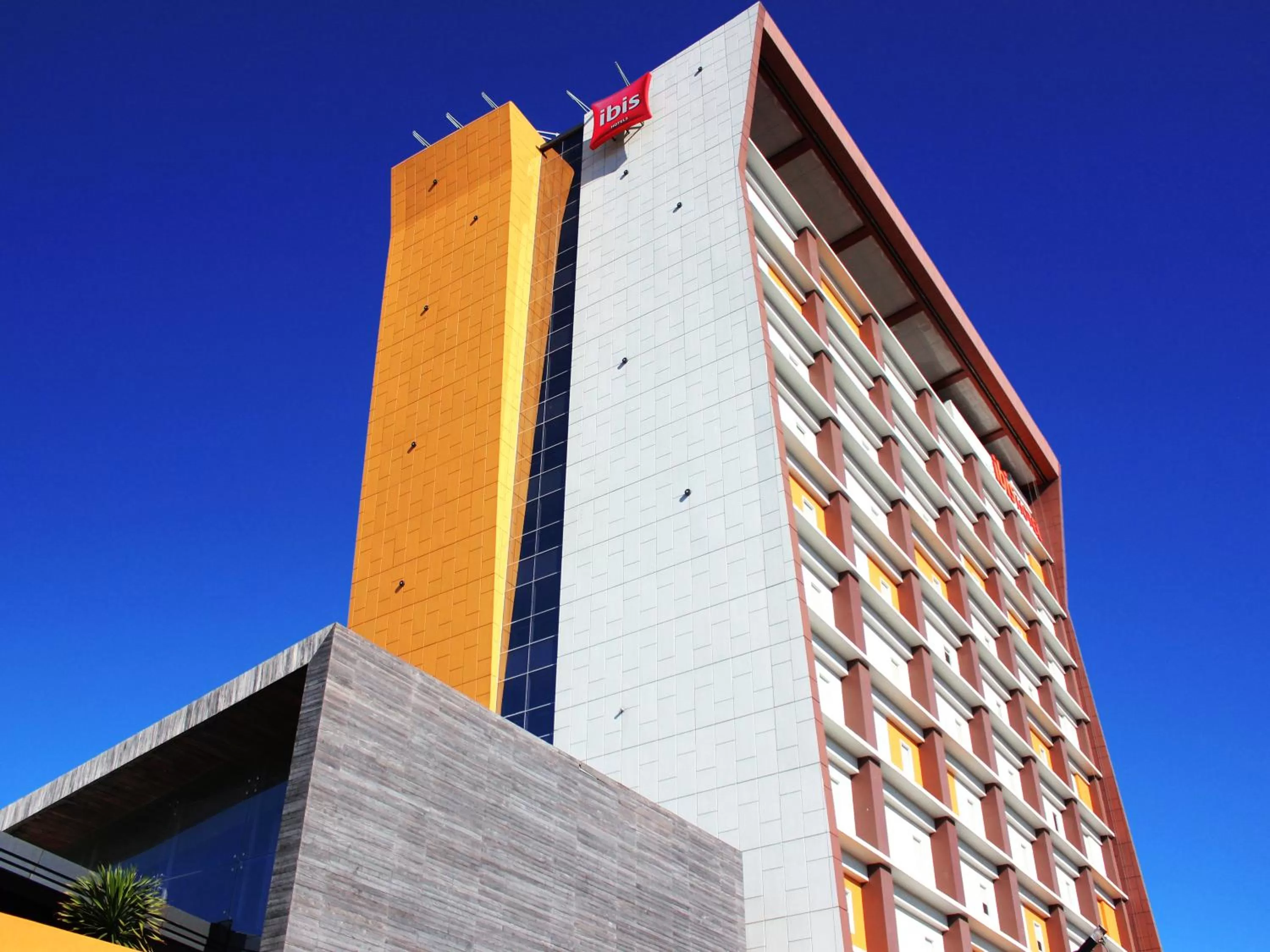 Property building in Ibis Padang