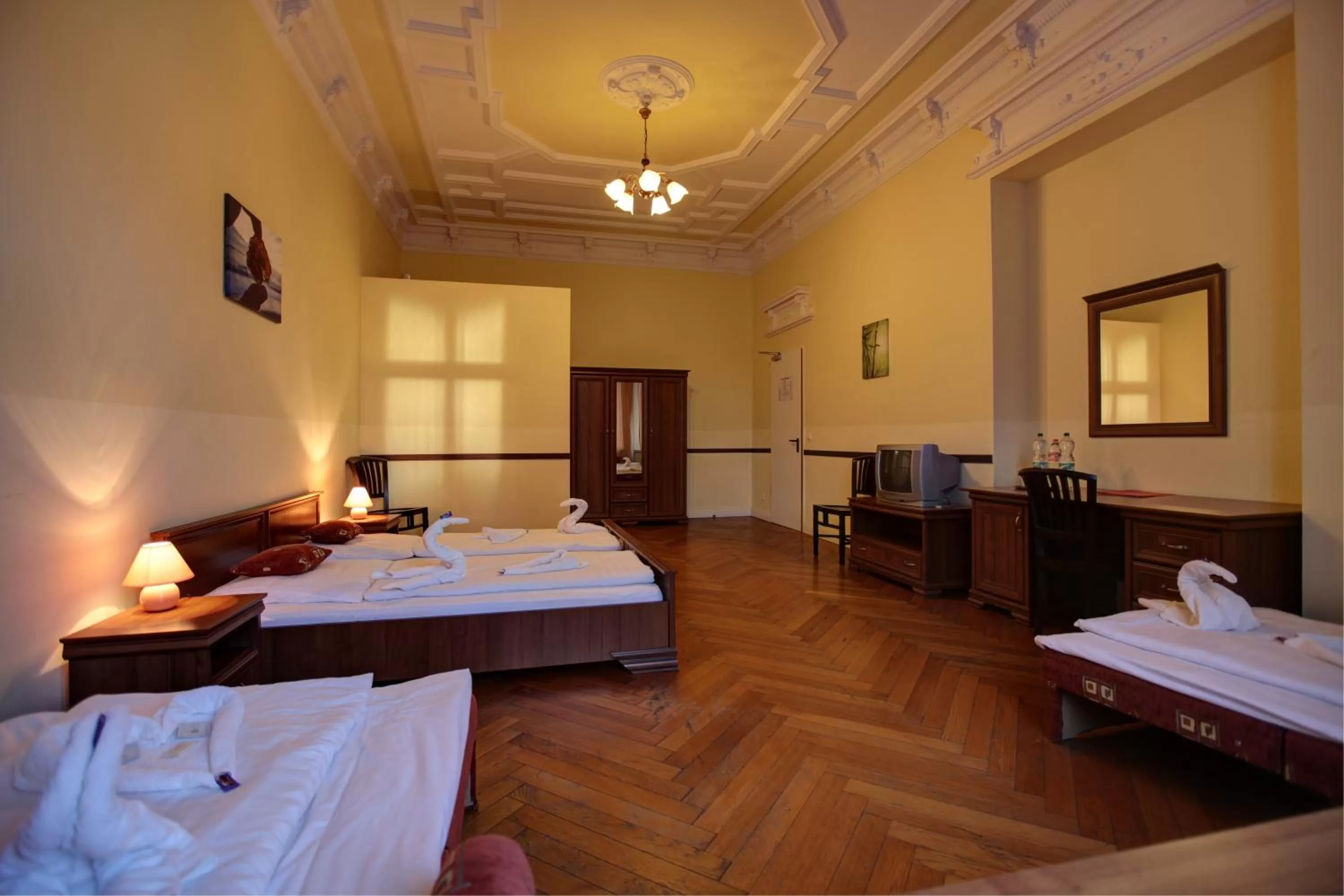 Family Room in Hotel Pension Bernstein am Kurfürstendamm