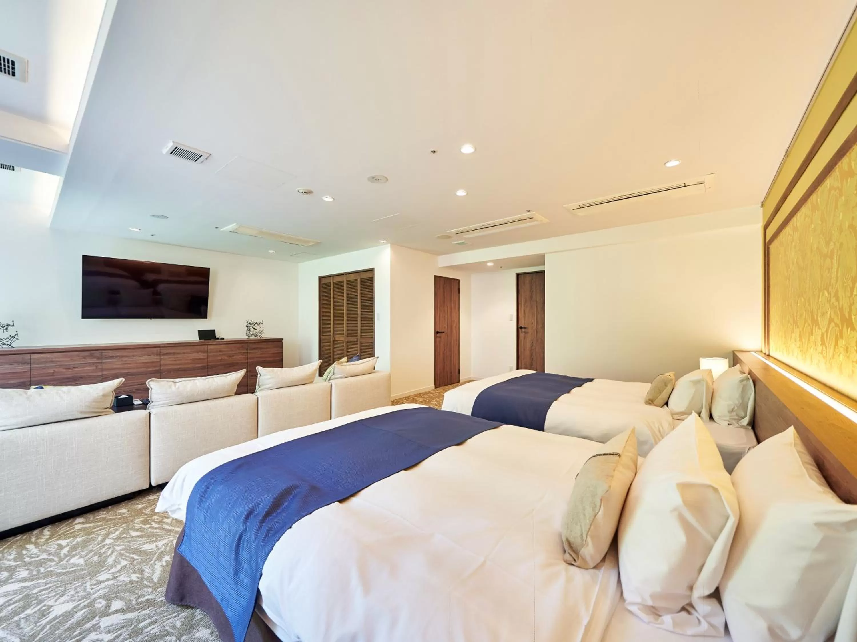 Premium Twin Room in WeBase KAMAKURA