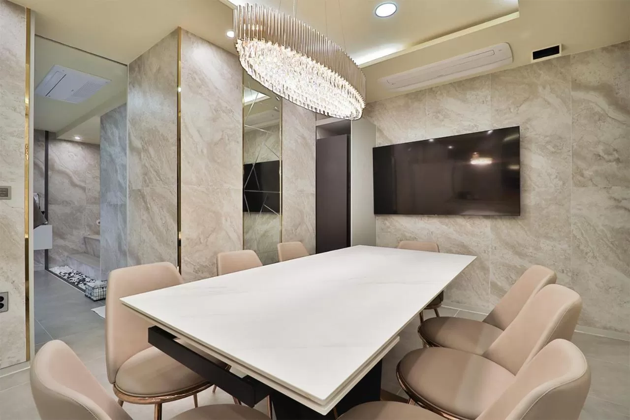 Ytt Hotel