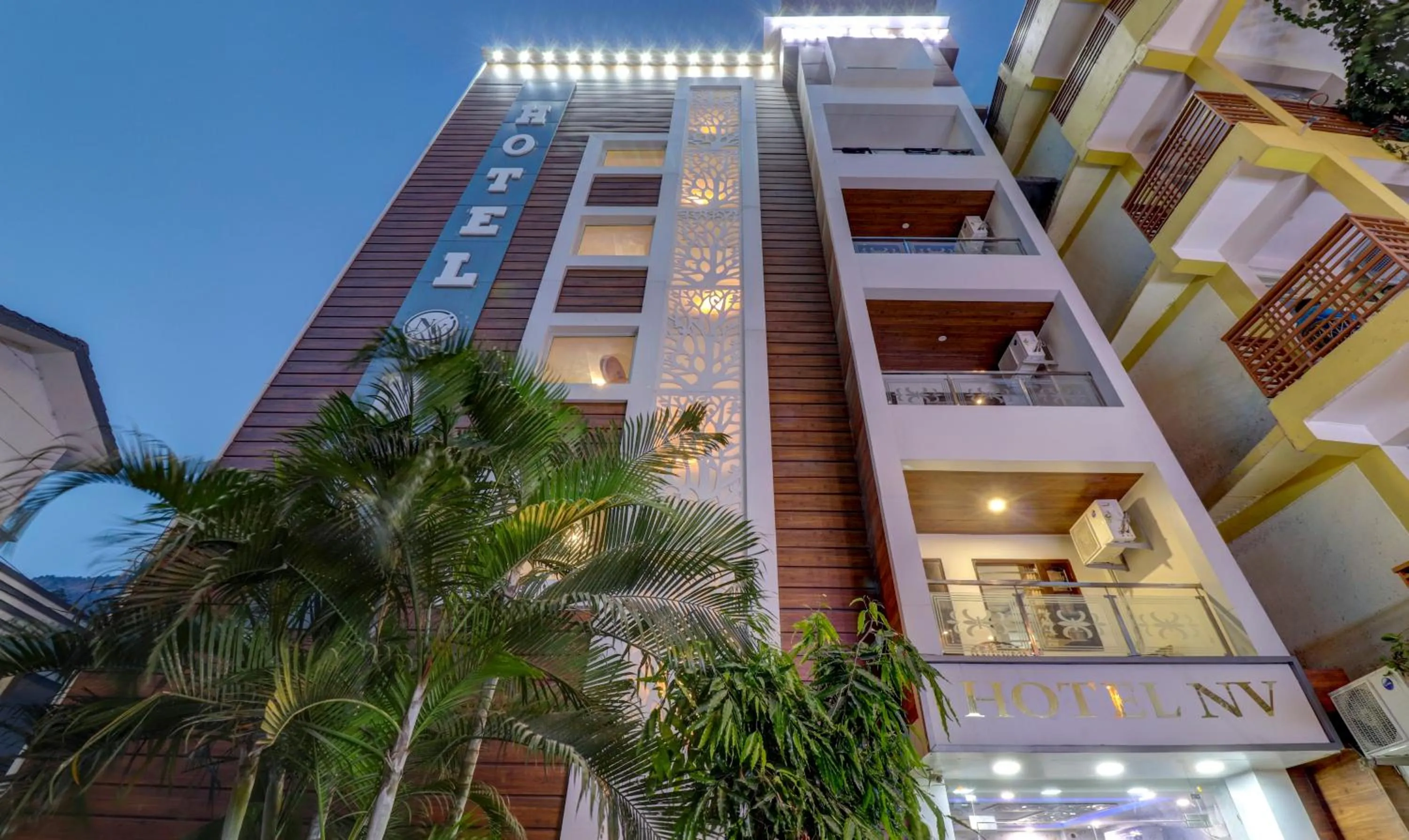 Property building in Itsy Hotels NV, Tapovan