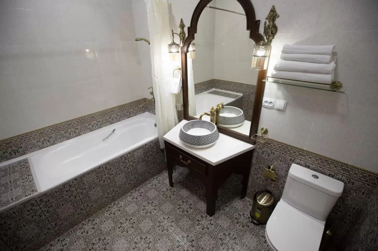 Bathroom in The Shahar