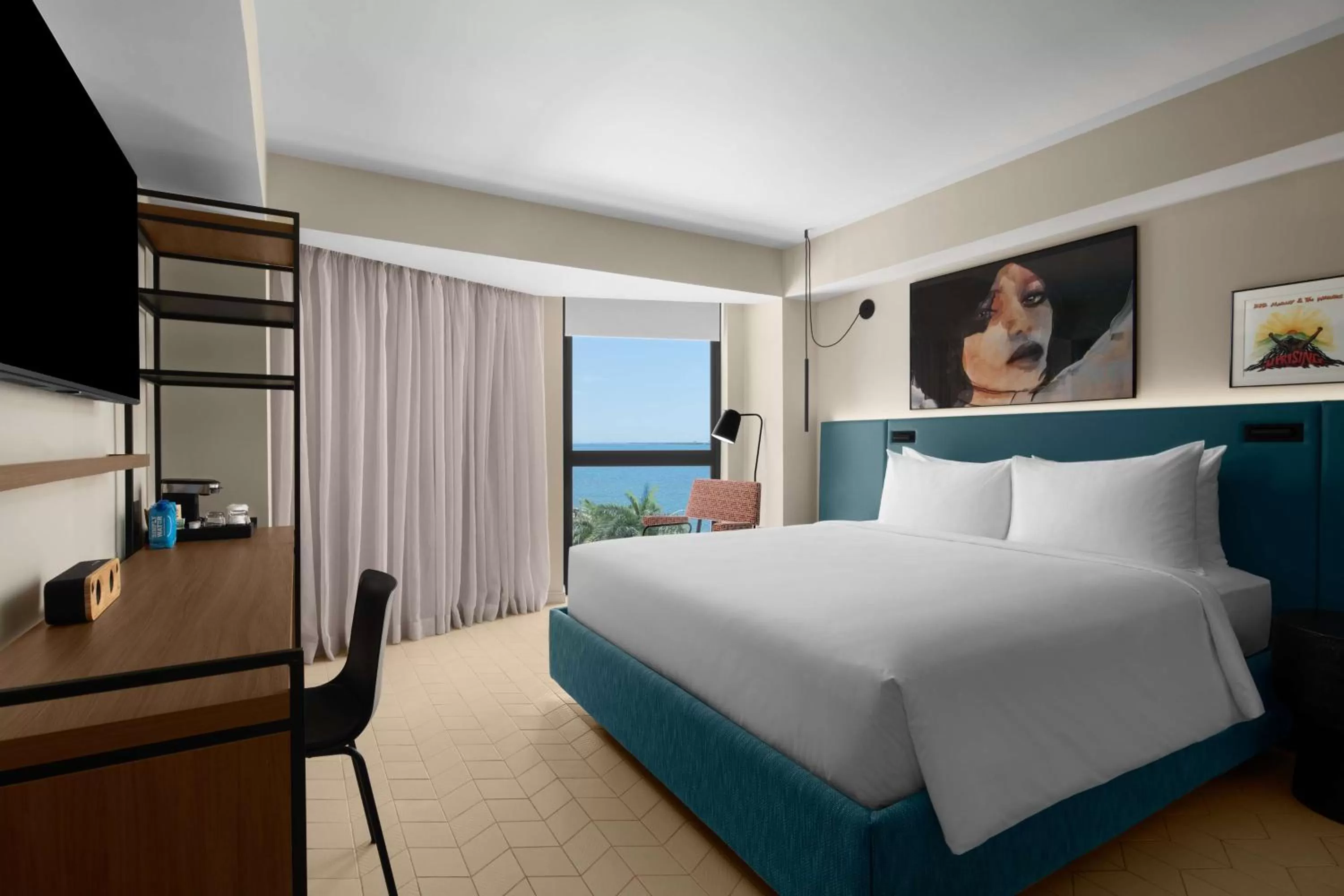 Deluxe King Room in ROK Hotel Kingston, Tapestry Collection By Hilton