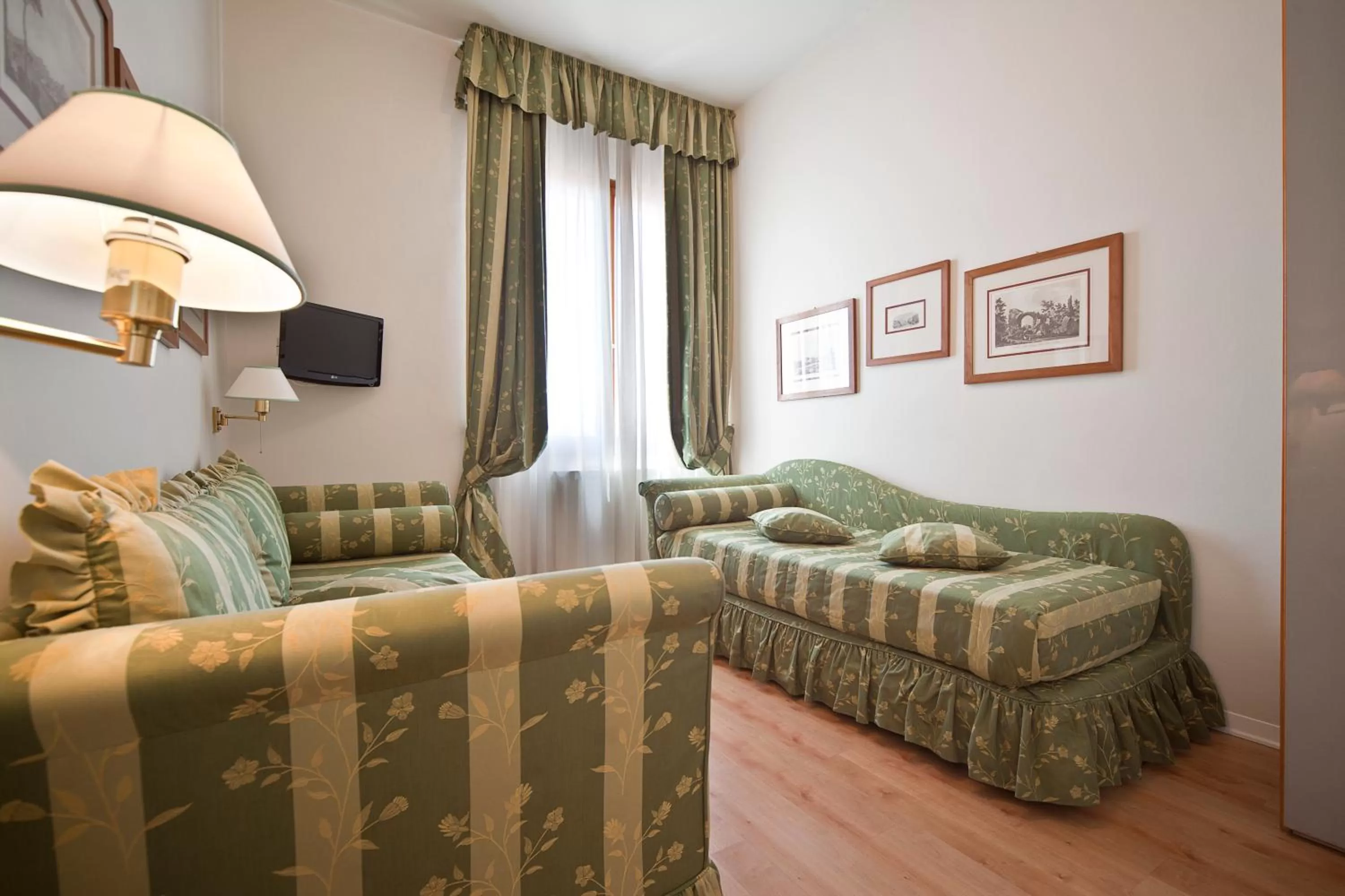Family Room in Hotel Italia