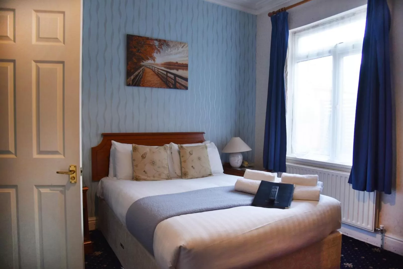 Double Room with Private Bathroom in Crystal Hotel & Savour