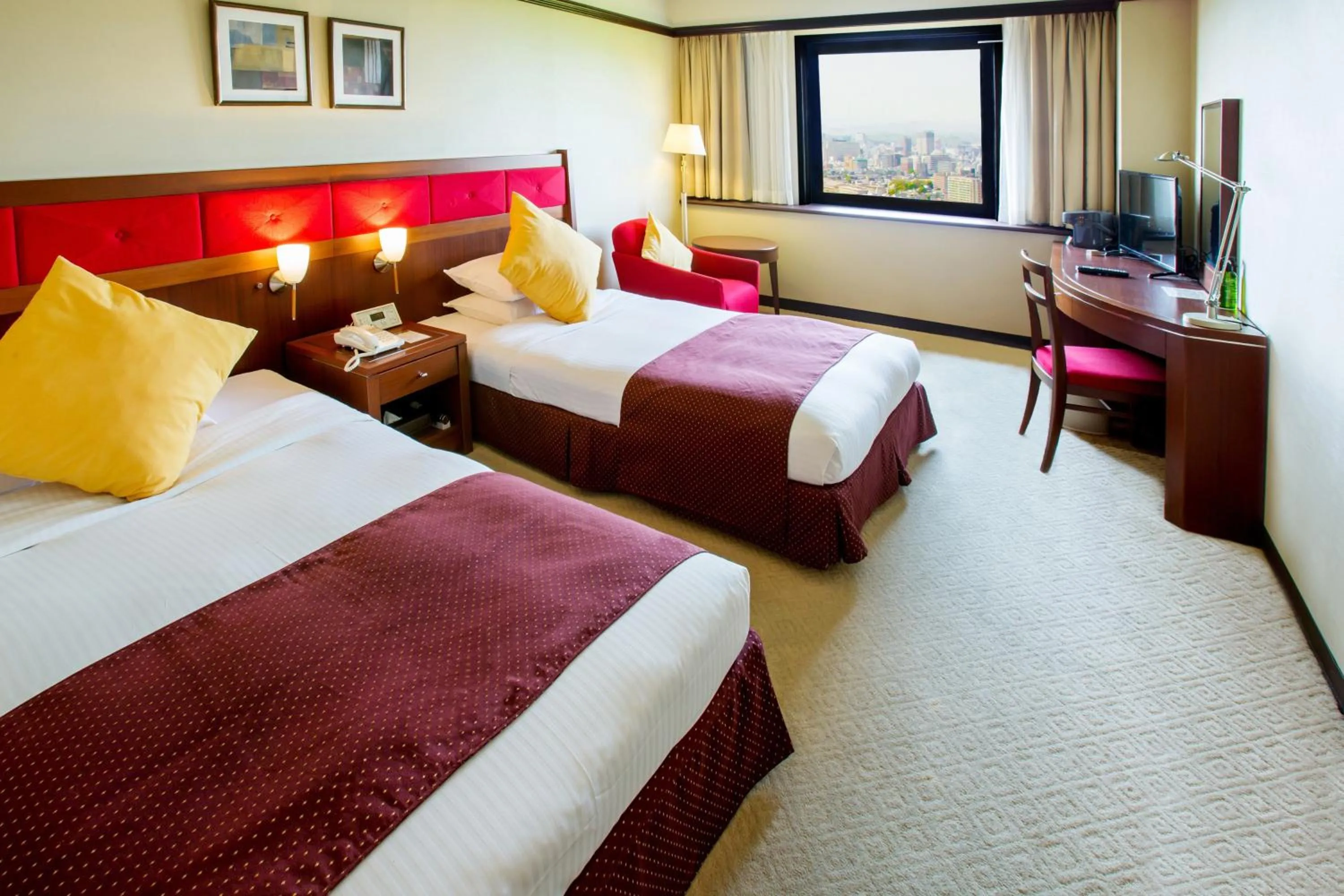 Twin Room - Non-Smoking in Okayama International Hotel