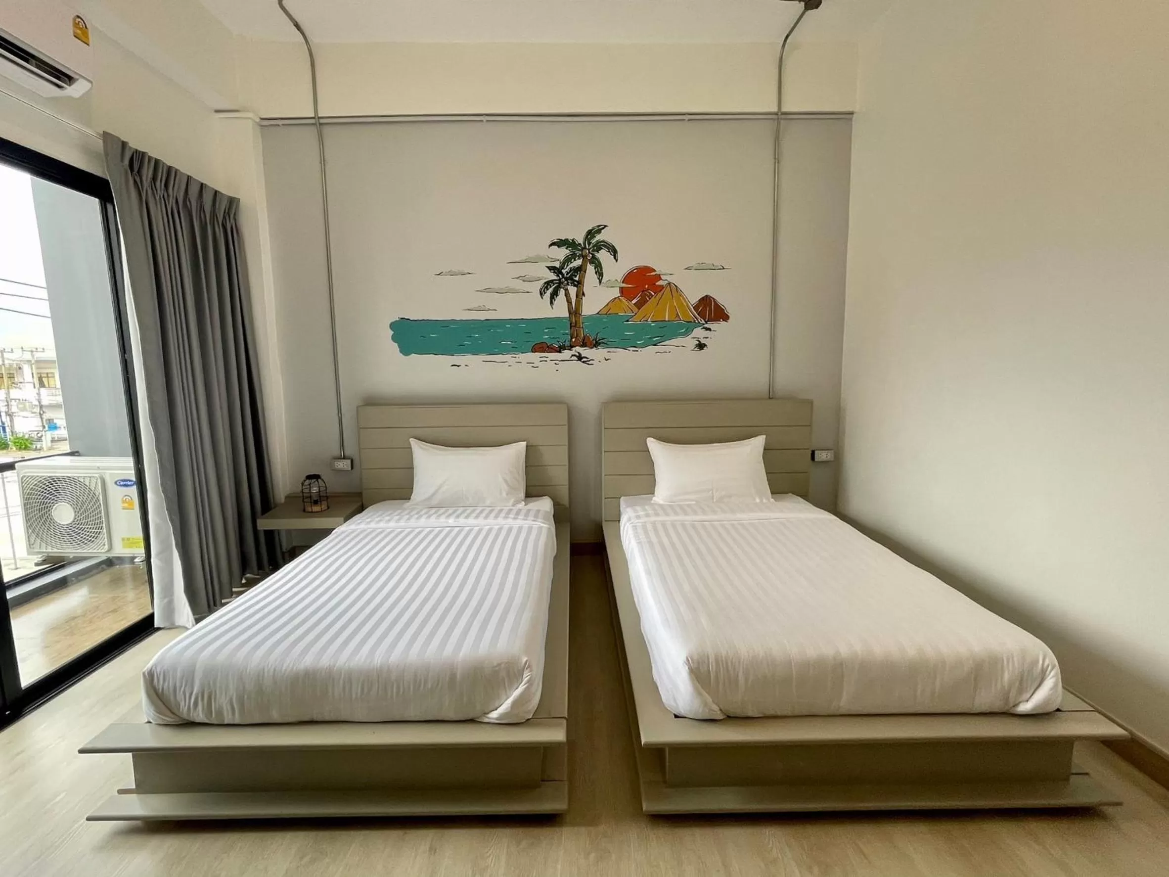 Standard Twin Room in Luka House