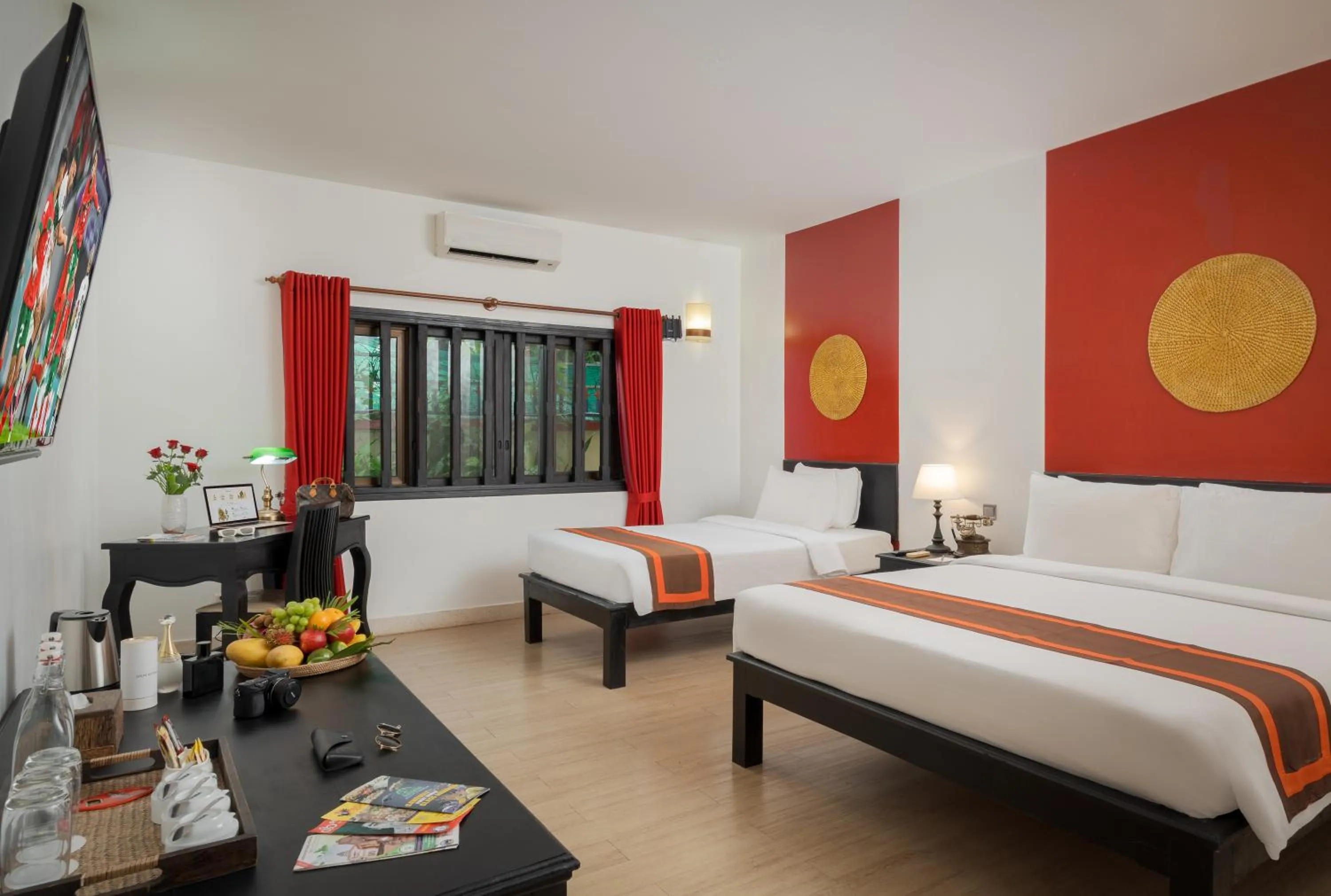 Deluxe Family 3 Adults in Pandora Suite D'Angkor