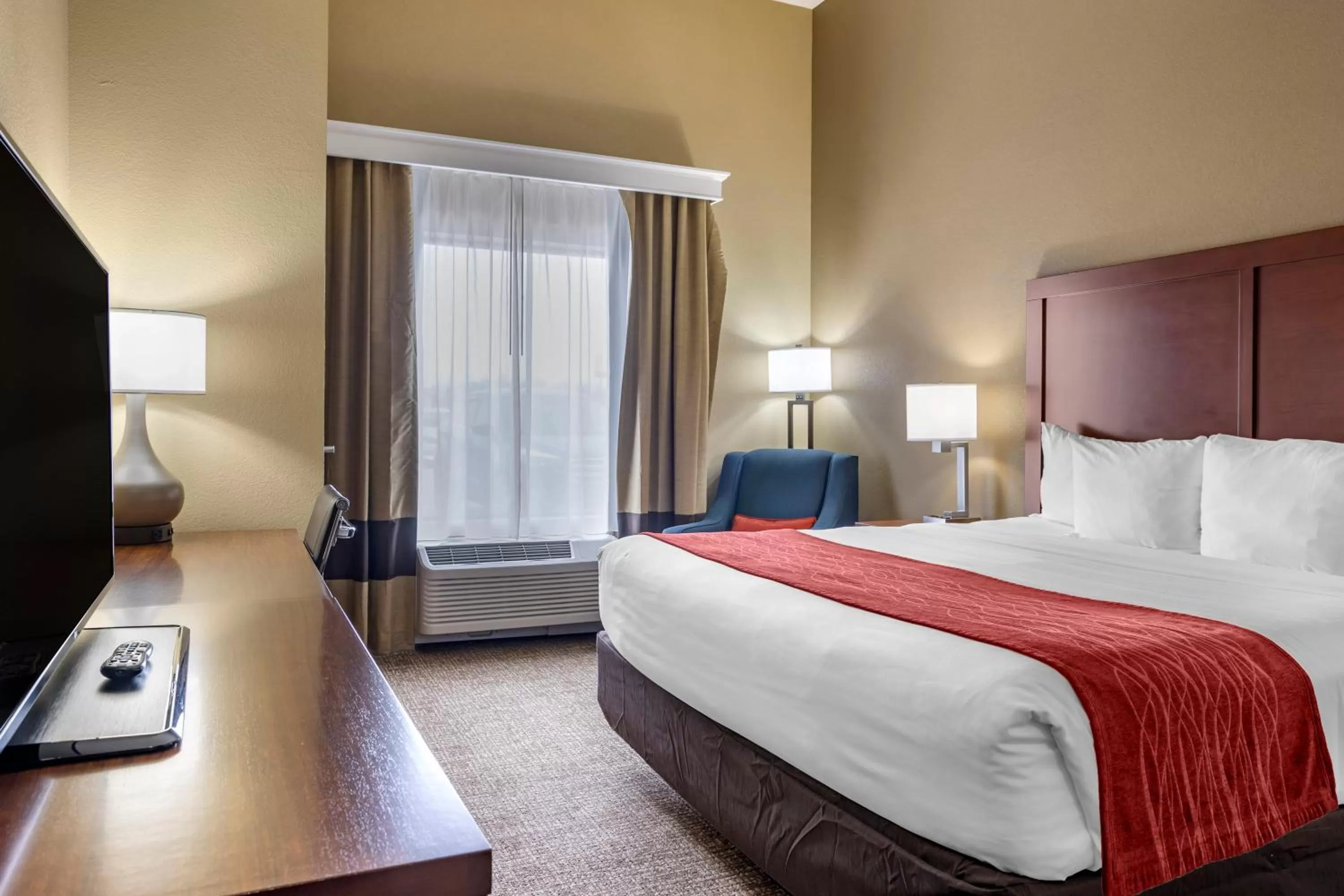 King Room - Accessible/Non-Smoking in Comfort Inn & Suites Augusta