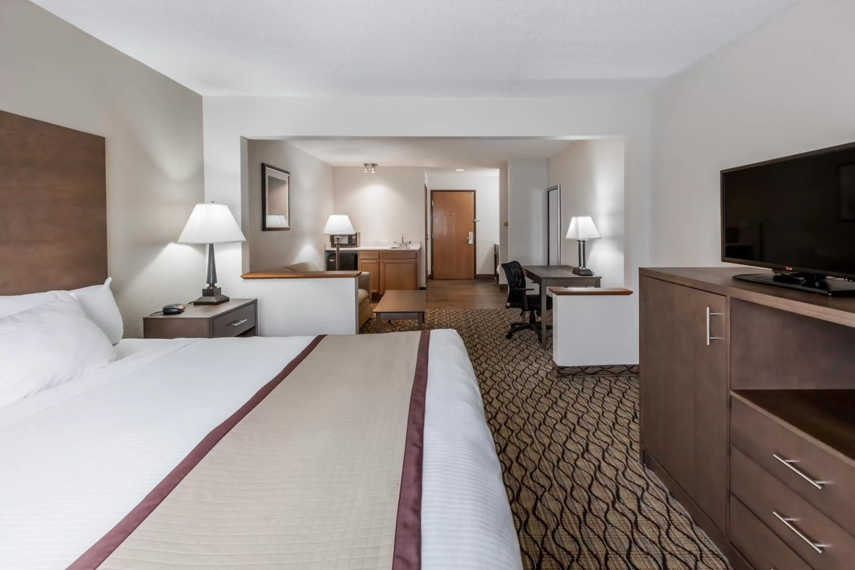 King Studio Suite - Mobility Access/Non-Smoking in Baymont by Wyndham Auburn