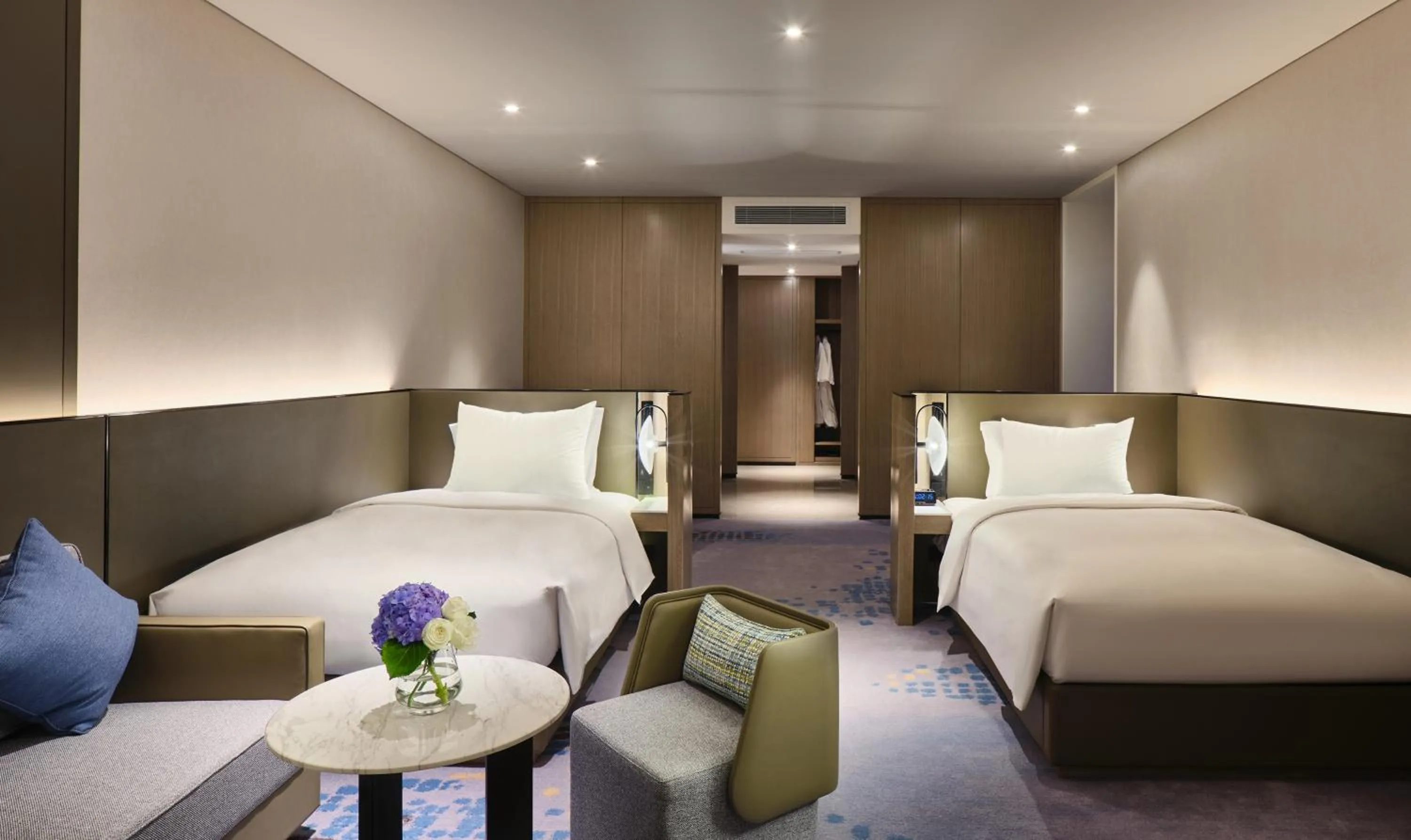 Premium Twin Room in Crowne Plaza Wuhan Development Zone by IHG