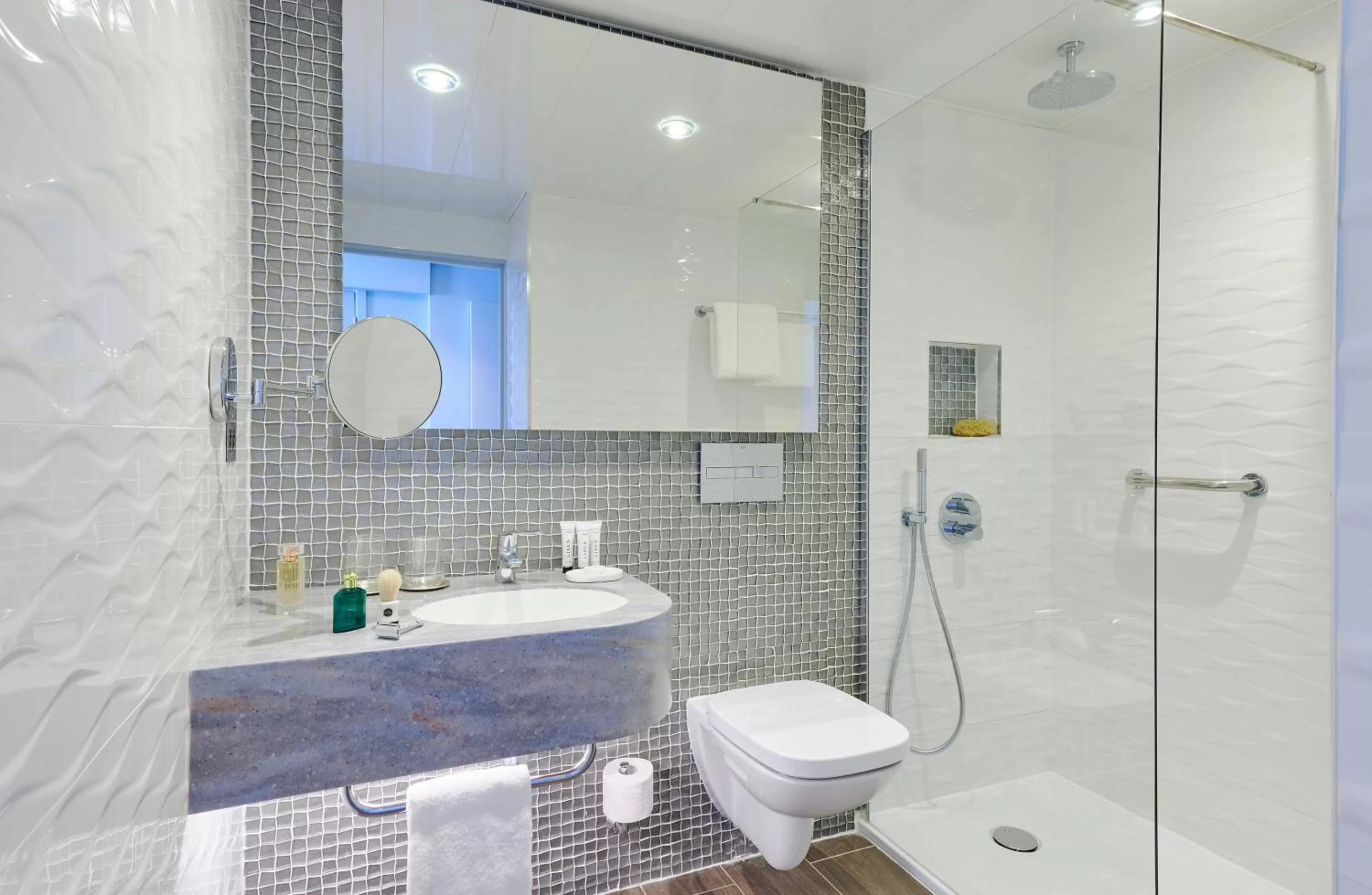 Executive Room with Balcony in The Eliott Hotel