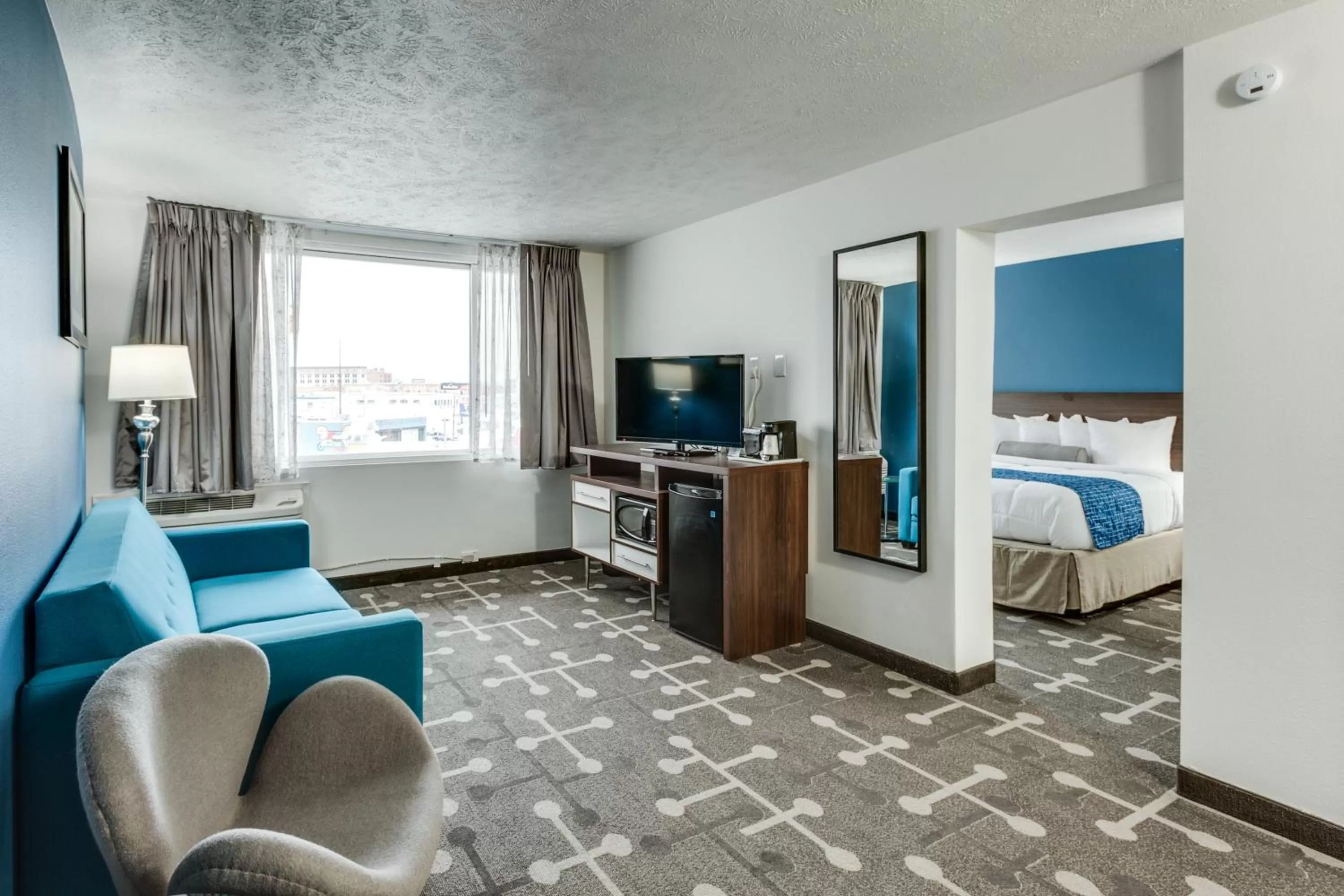 King Suite - Mobility Access/Non-Smoking in Baymont by Wyndham Spokane