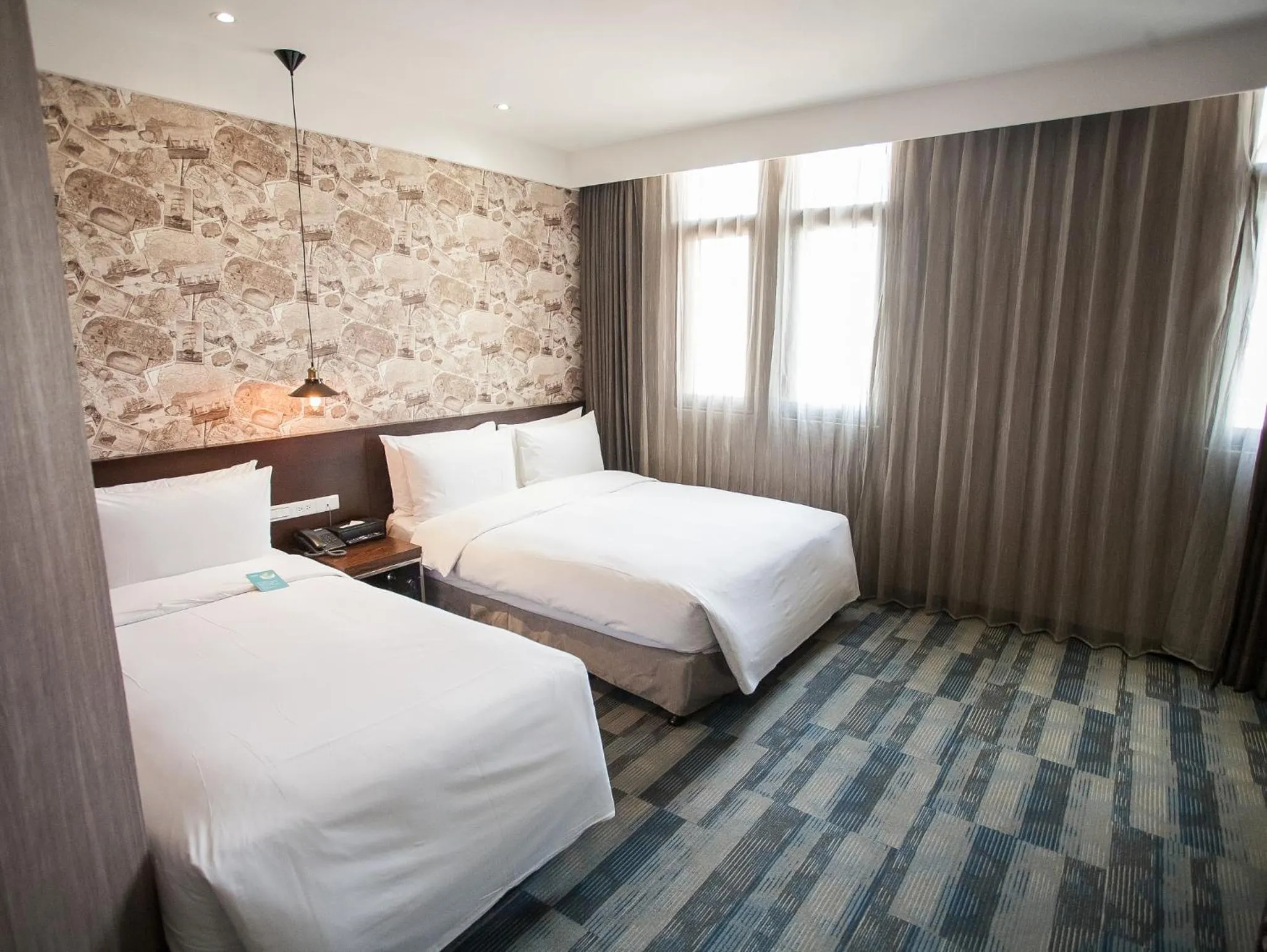 Standard Triple Room in Khan Hotel