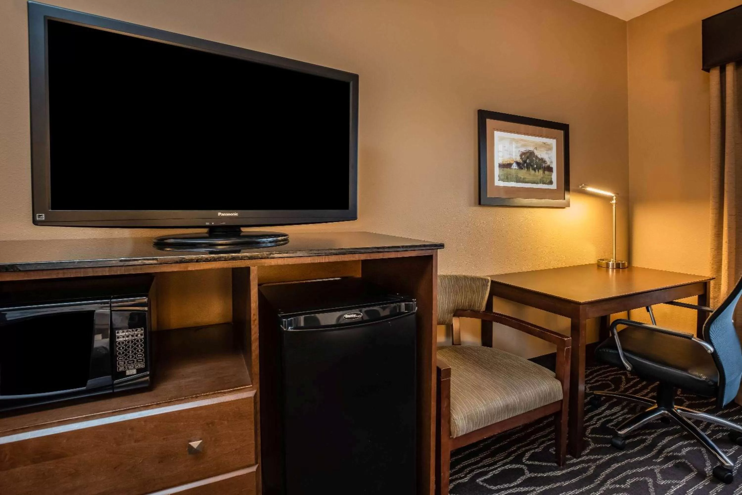 Executive King Room in La Quinta by Wyndham Eugene