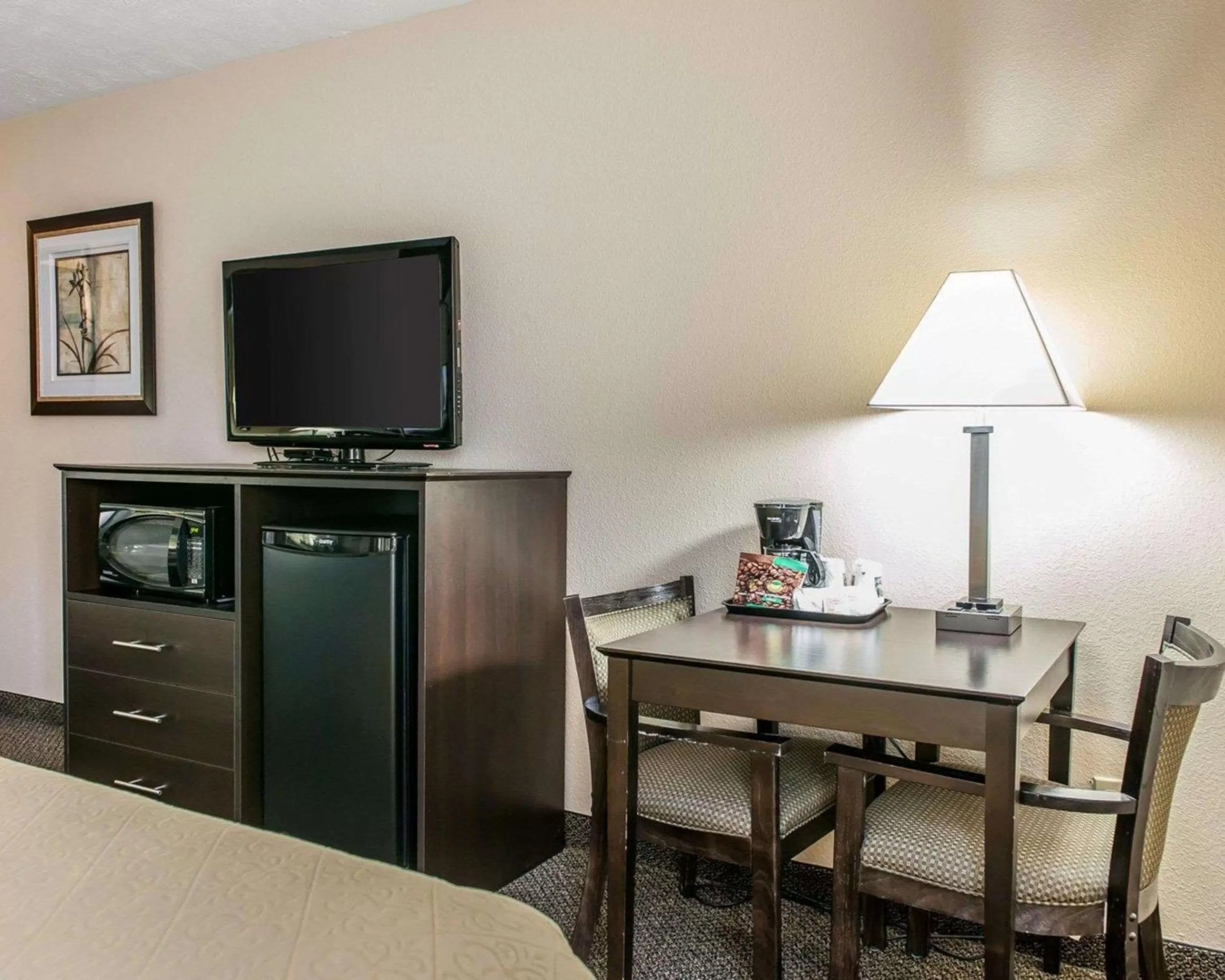 Queen Suite with Two Queen Beds - Non-Smoking in Quality Inn & Suites Mattoon South