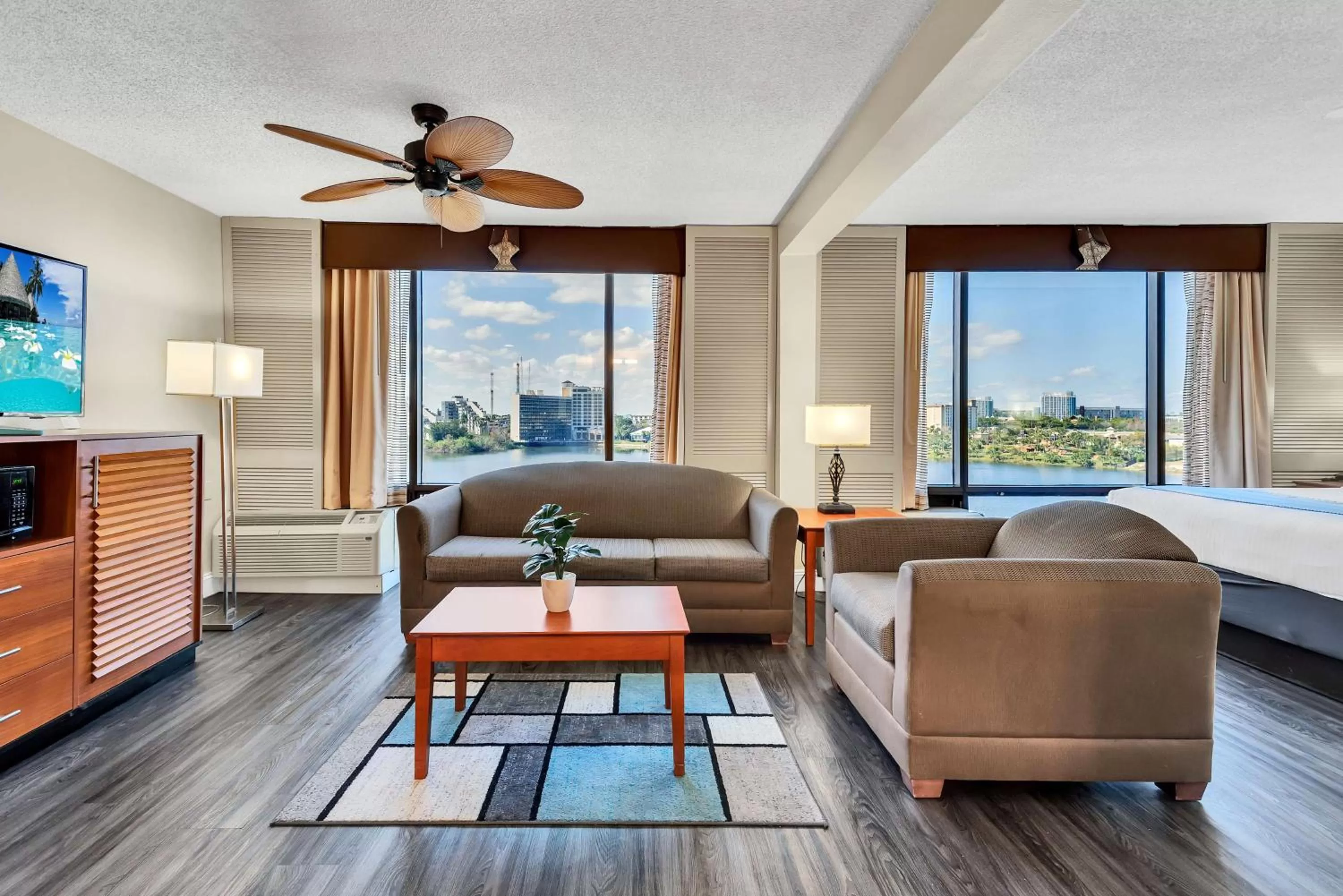 King Suite with Sofa Bed - Non-Smoking in Best Western Orlando Gateway Hotel