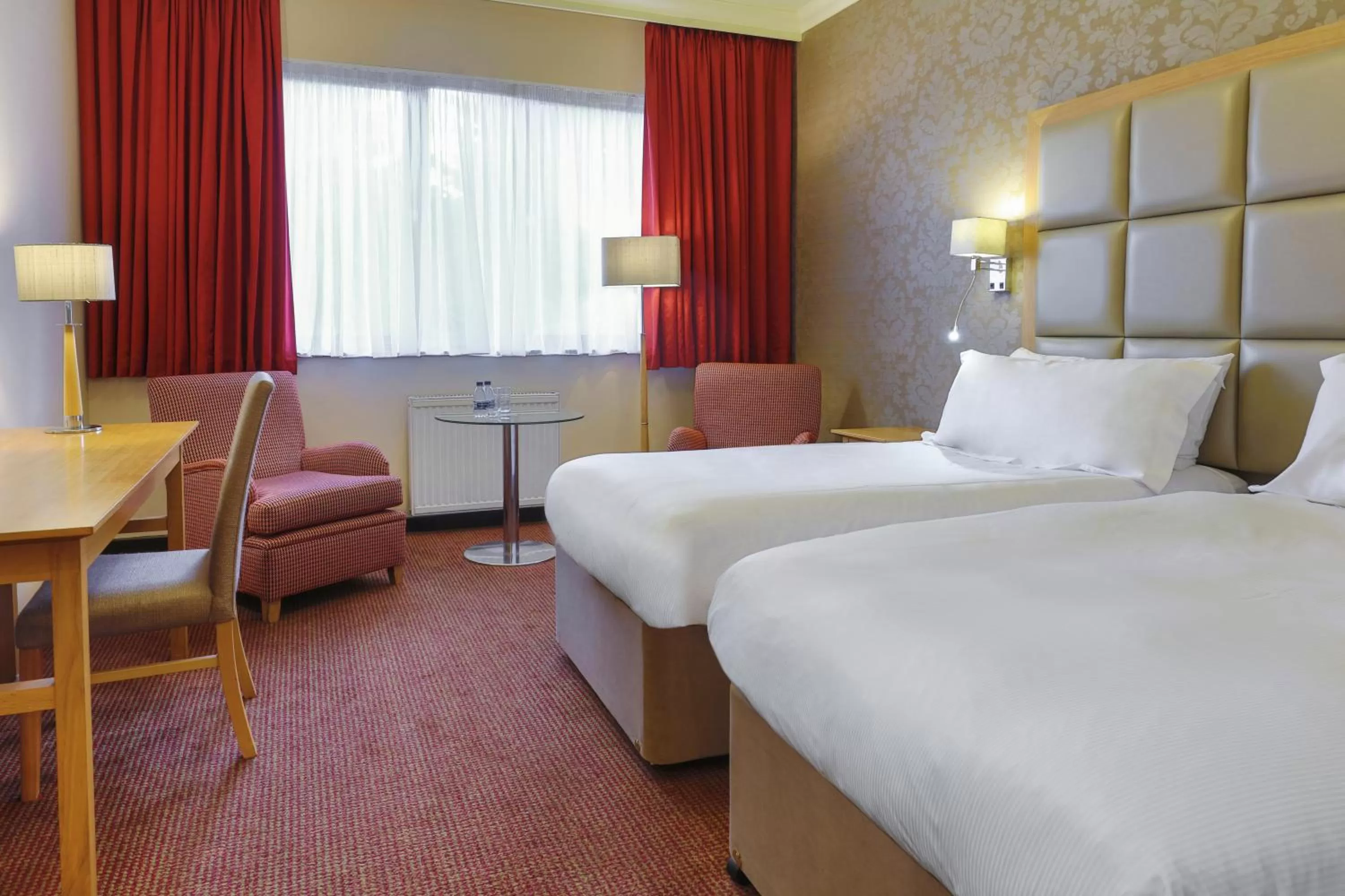 Standard Twin Room in Stratford Manor Hotel