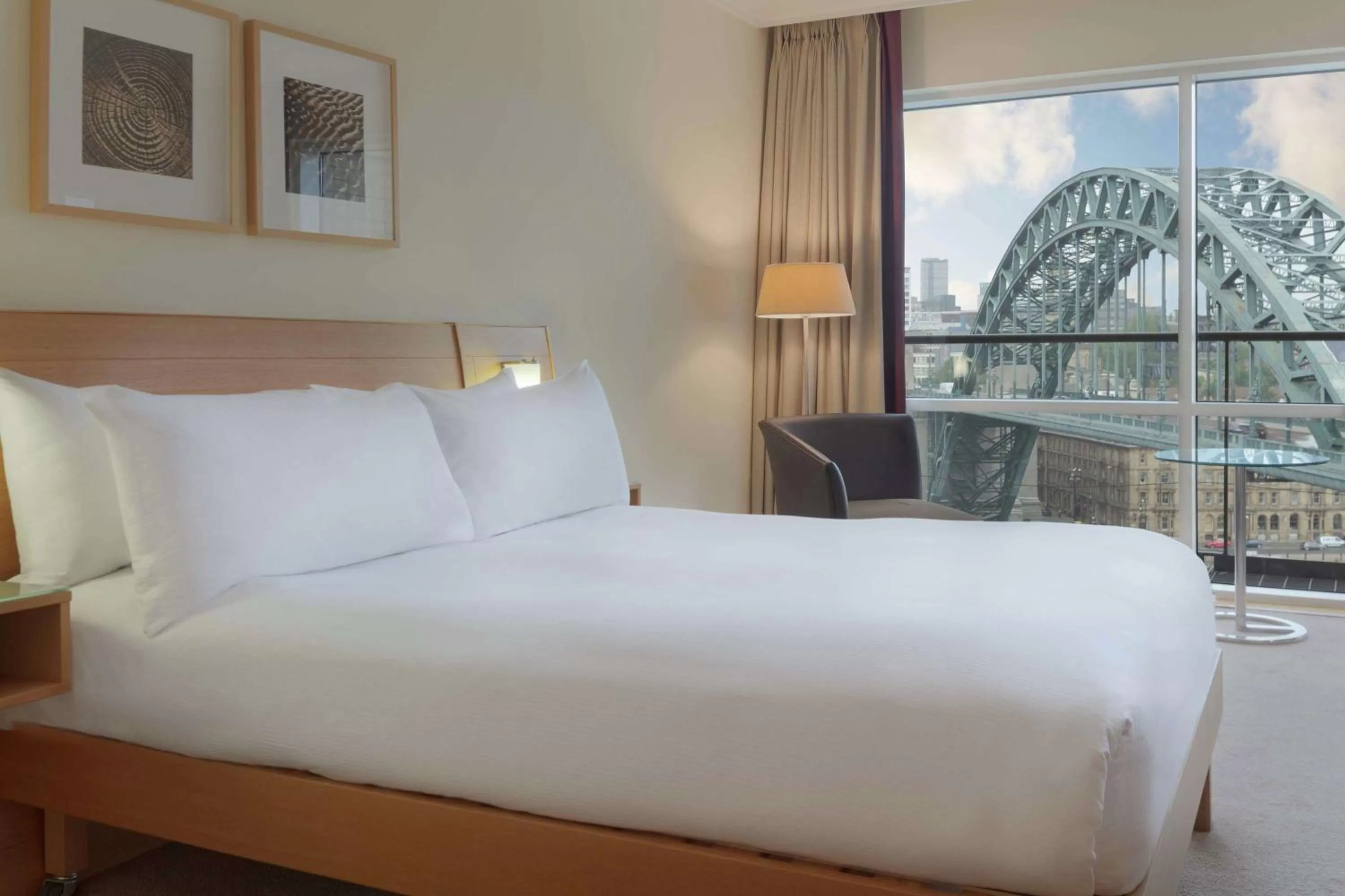 Deluxe Double Room with River View in Hilton Newcastle Gateshead