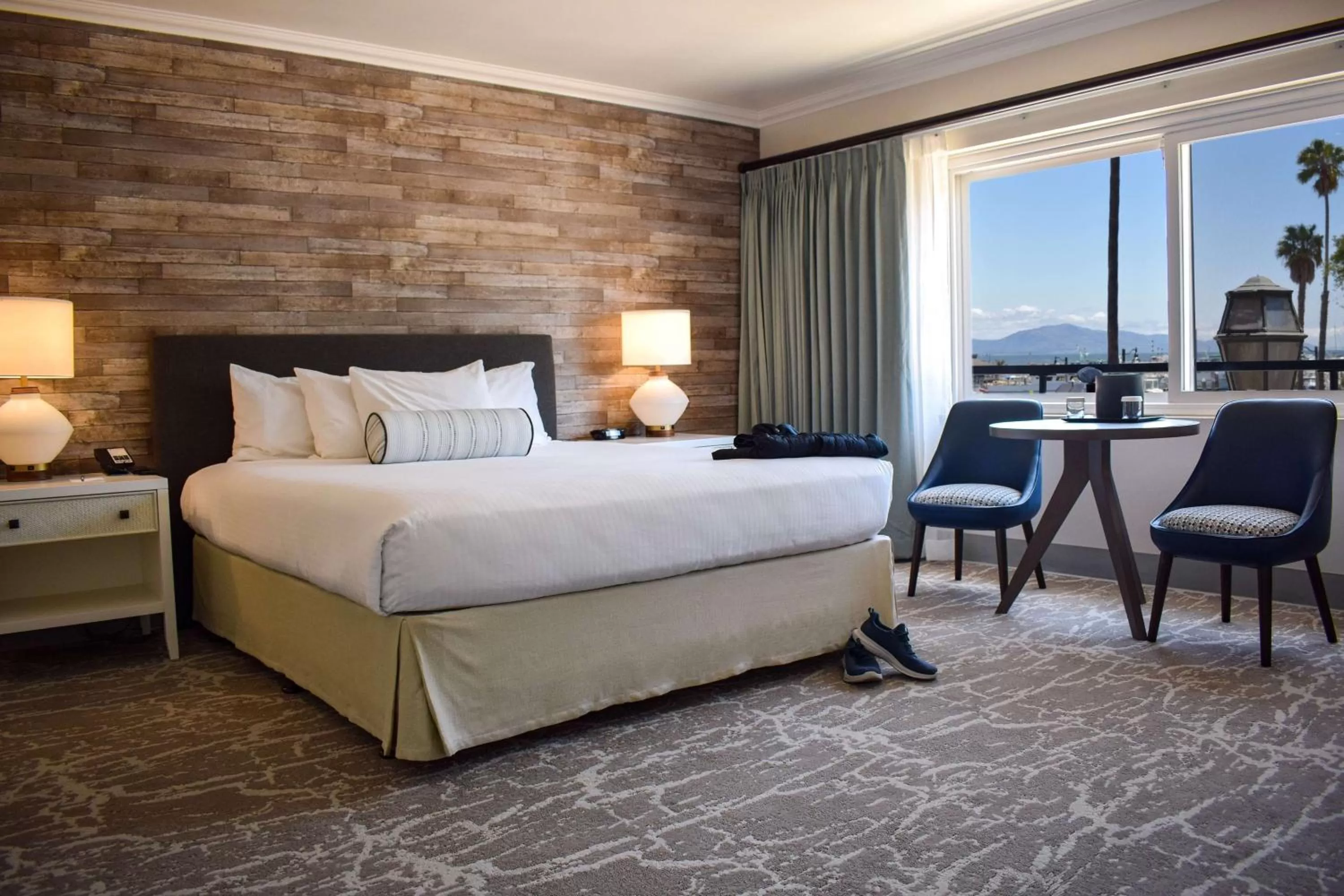 King Room - Harbor Side in Beachside Inn