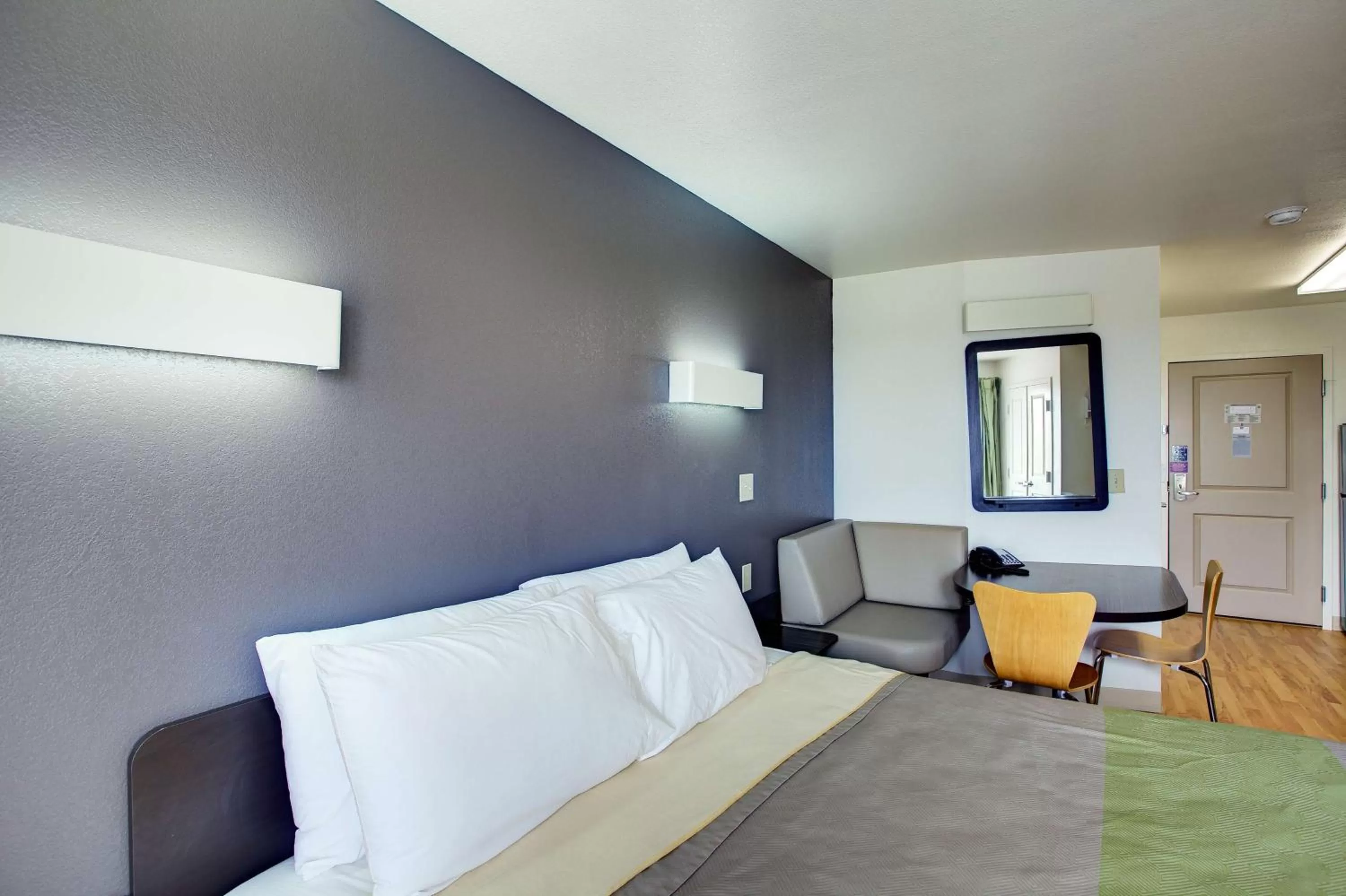 King Room - Non-Smoking in Studio 6-Sweetwater, TX