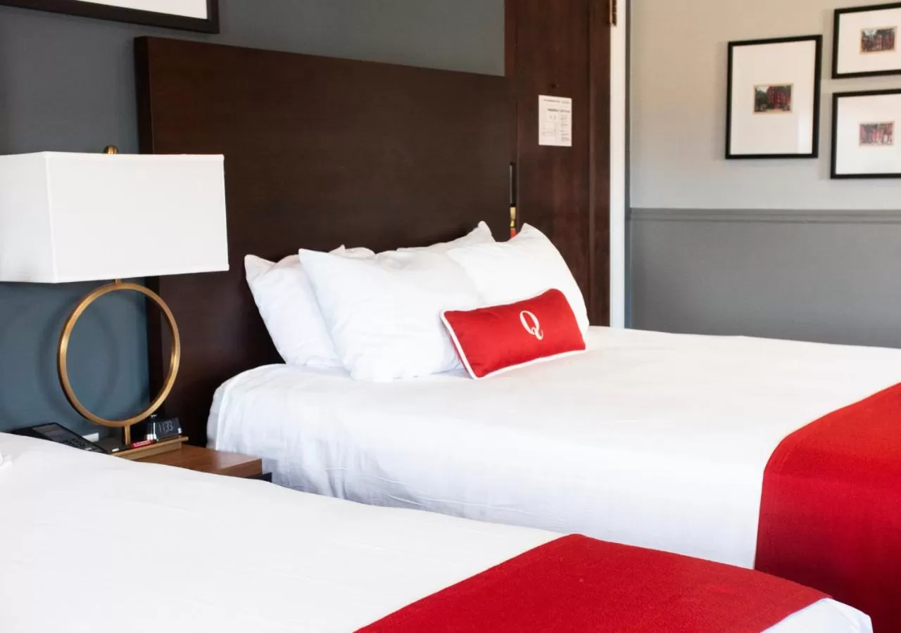 Deluxe Double Room in The Queensbury Hotel